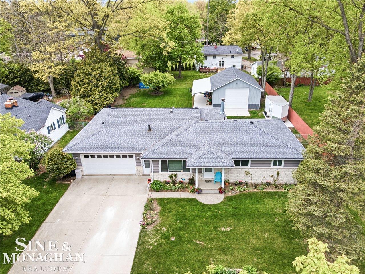 829 Townsend Cresent West