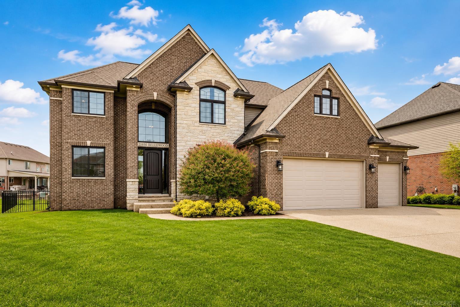 21936 Bellewood DR