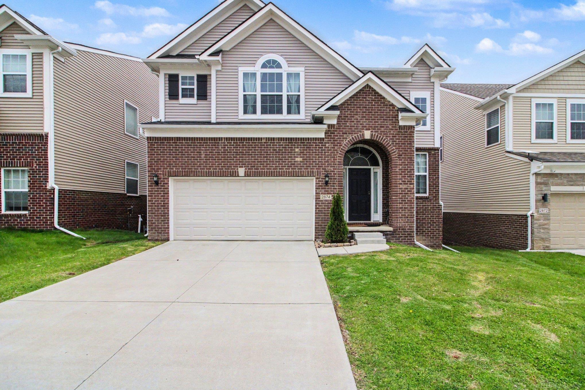 2874 Dillon DR
