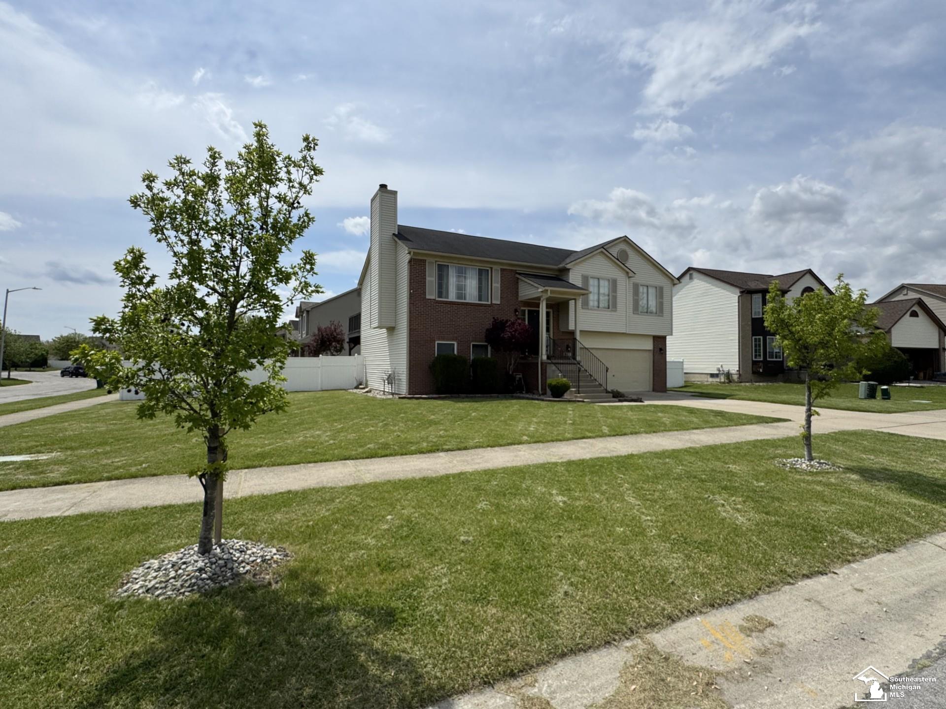 197 DUNDEE RIDGE DR
