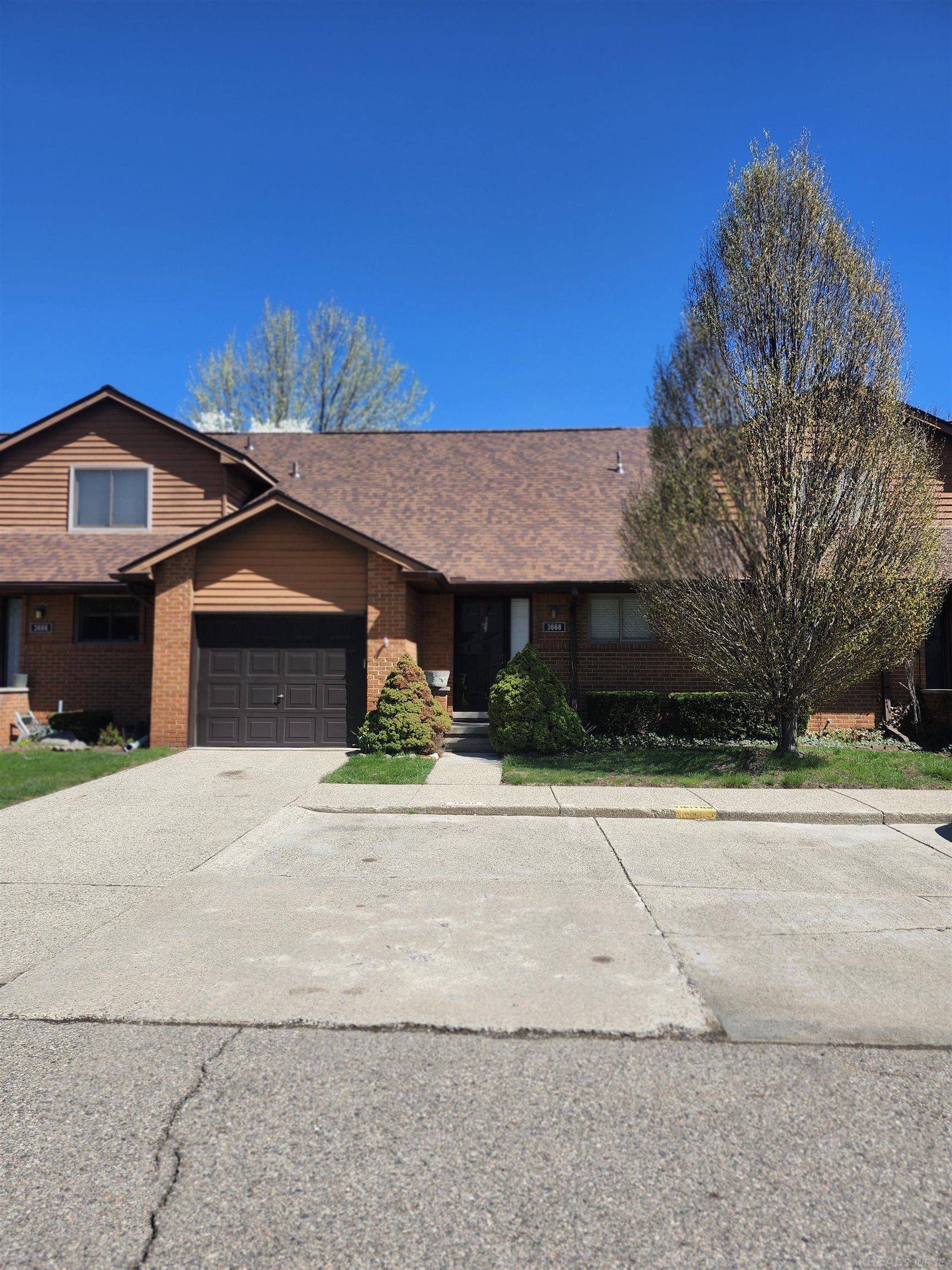 3668 Old Creek RD