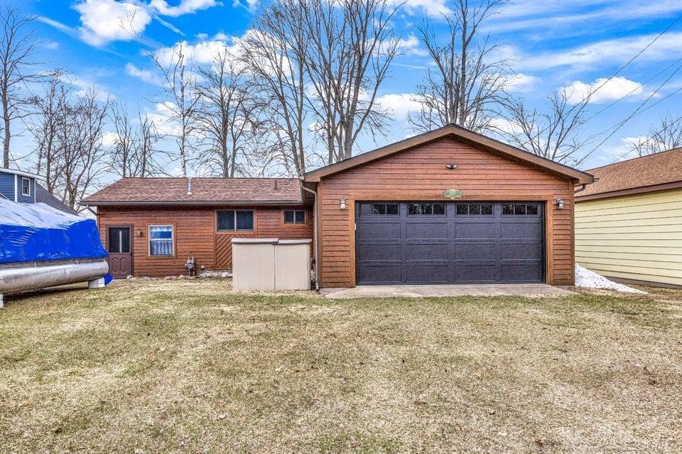 2077 Long Point DR