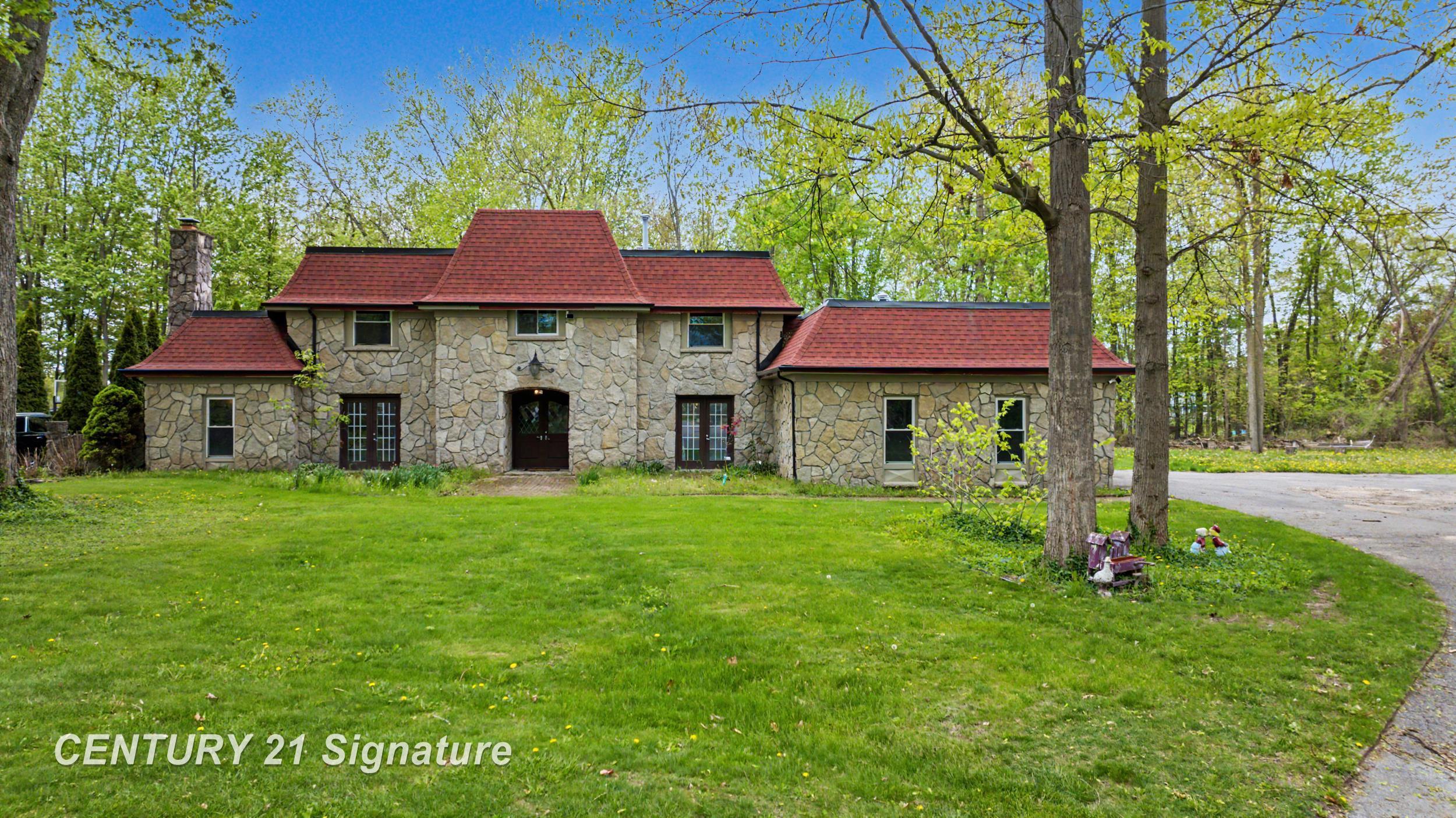3463 Highland DR