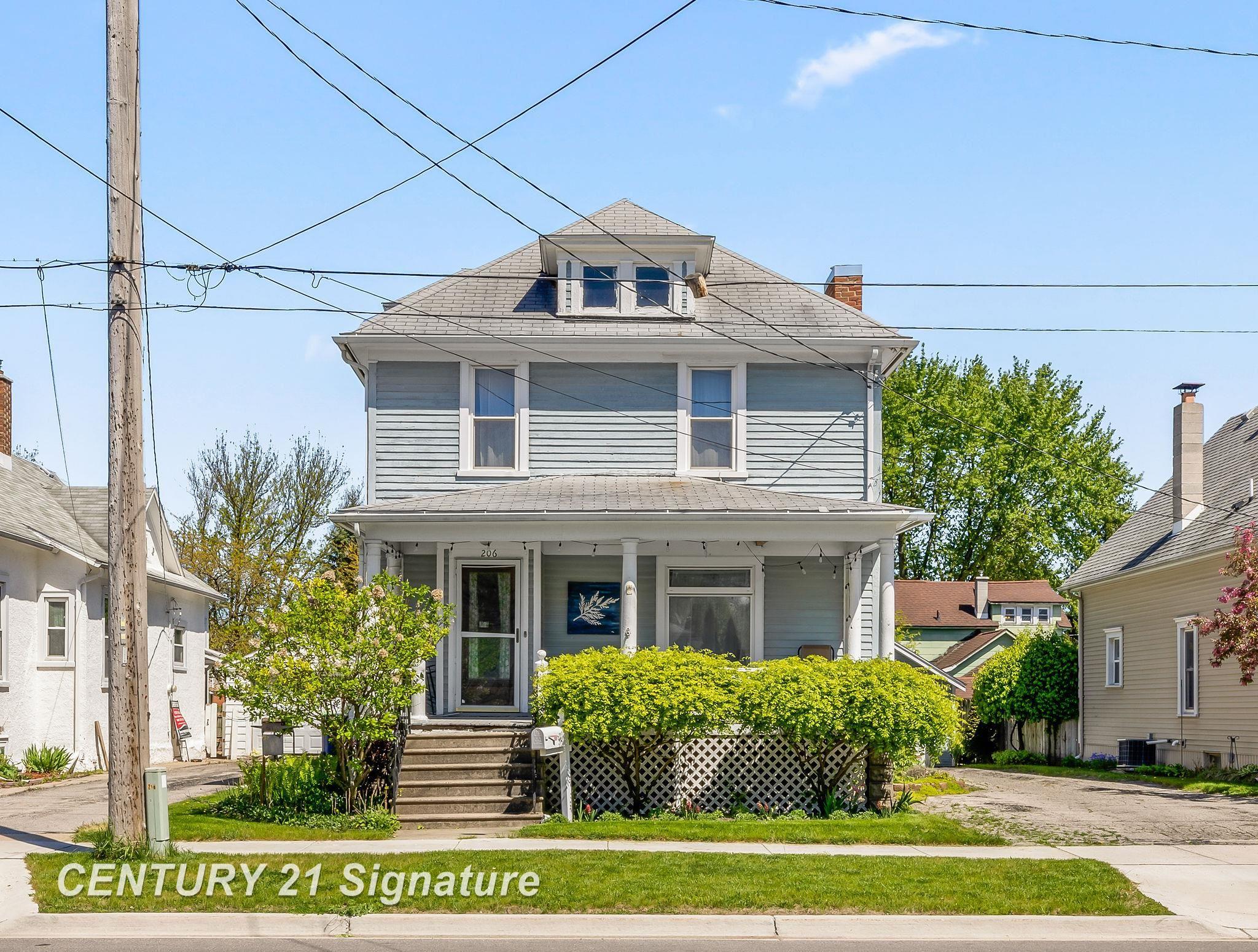 206 N Wenona
