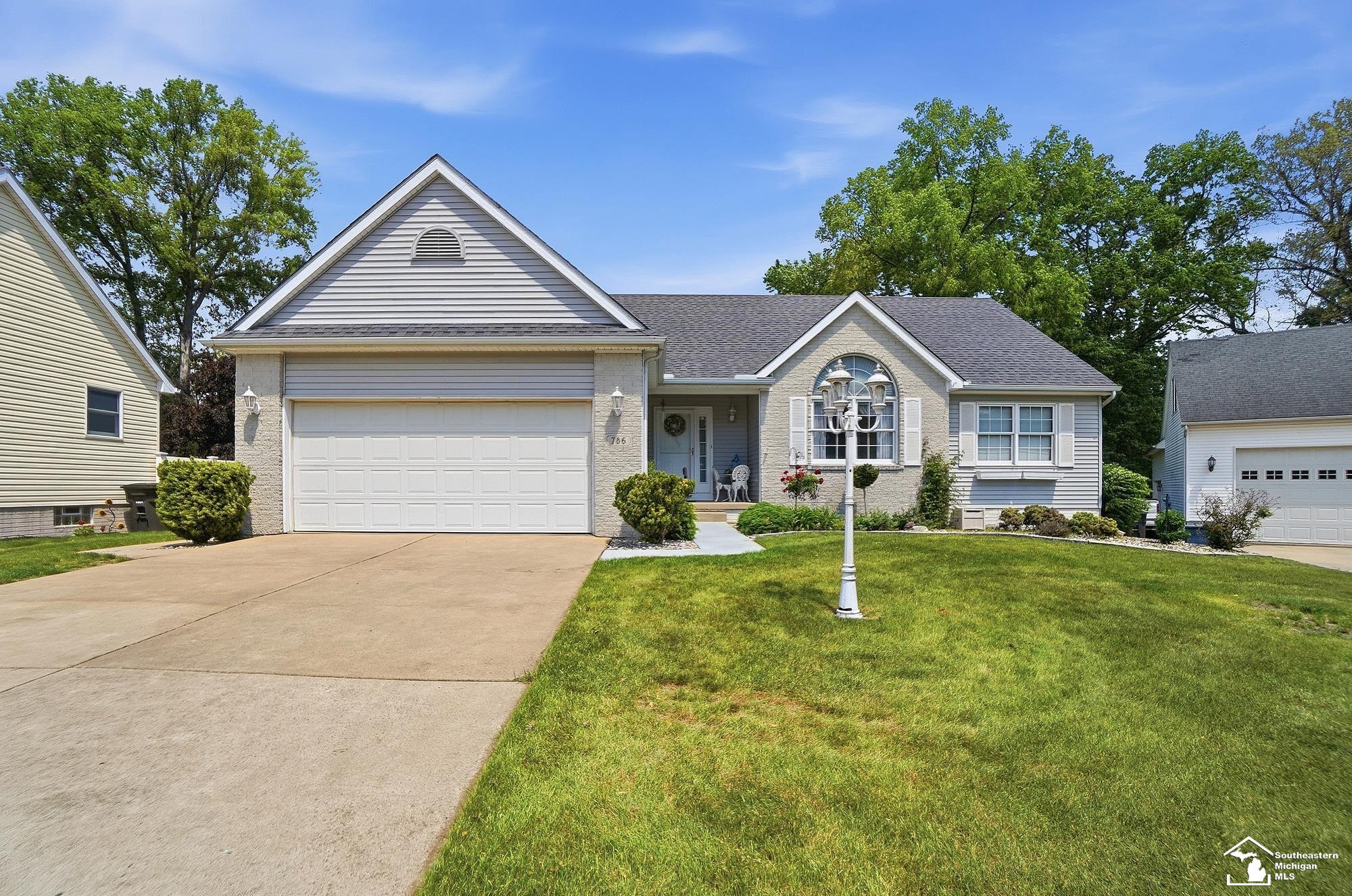 786 Santa Fe CT