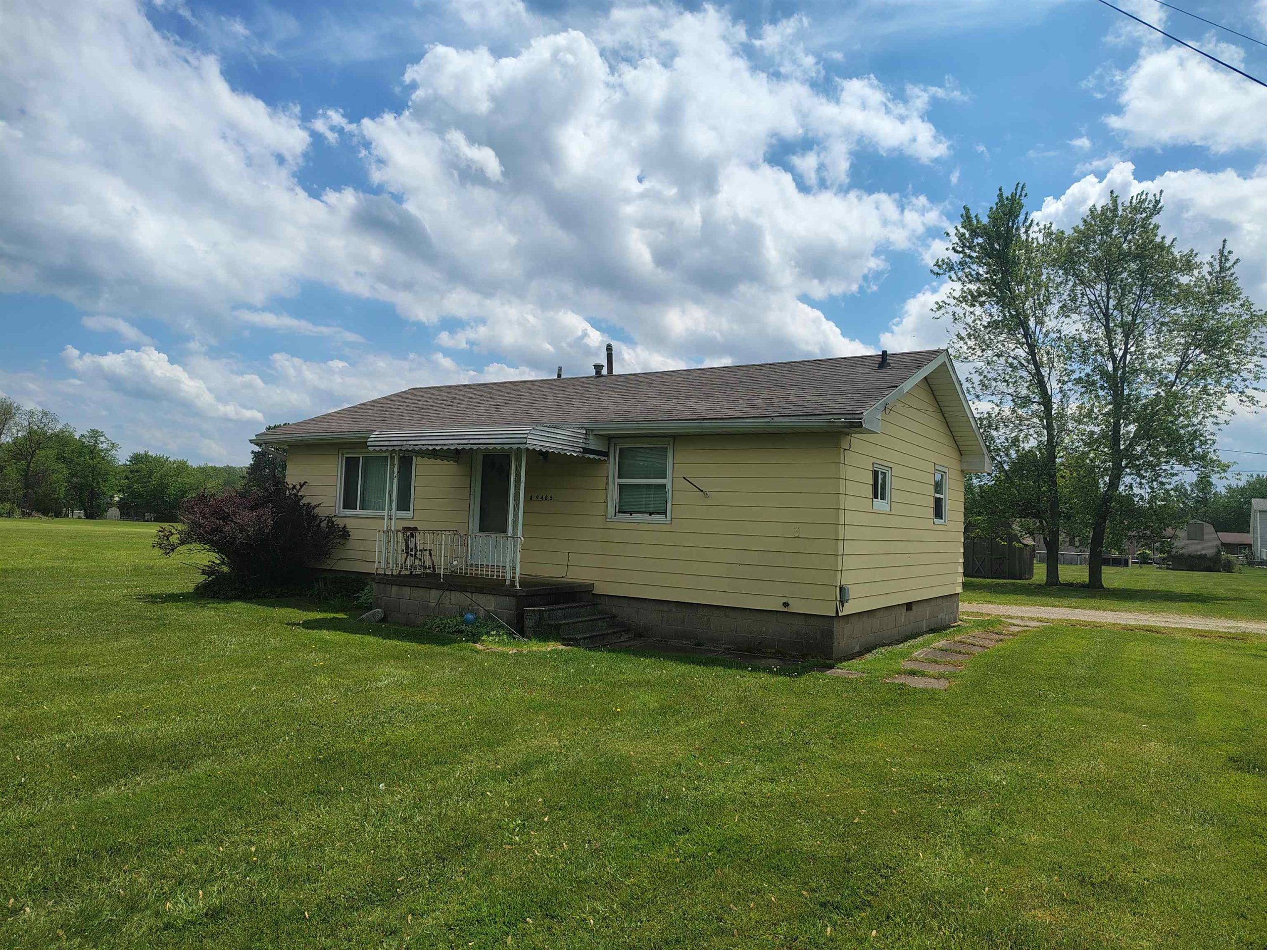 9485 Miller RD