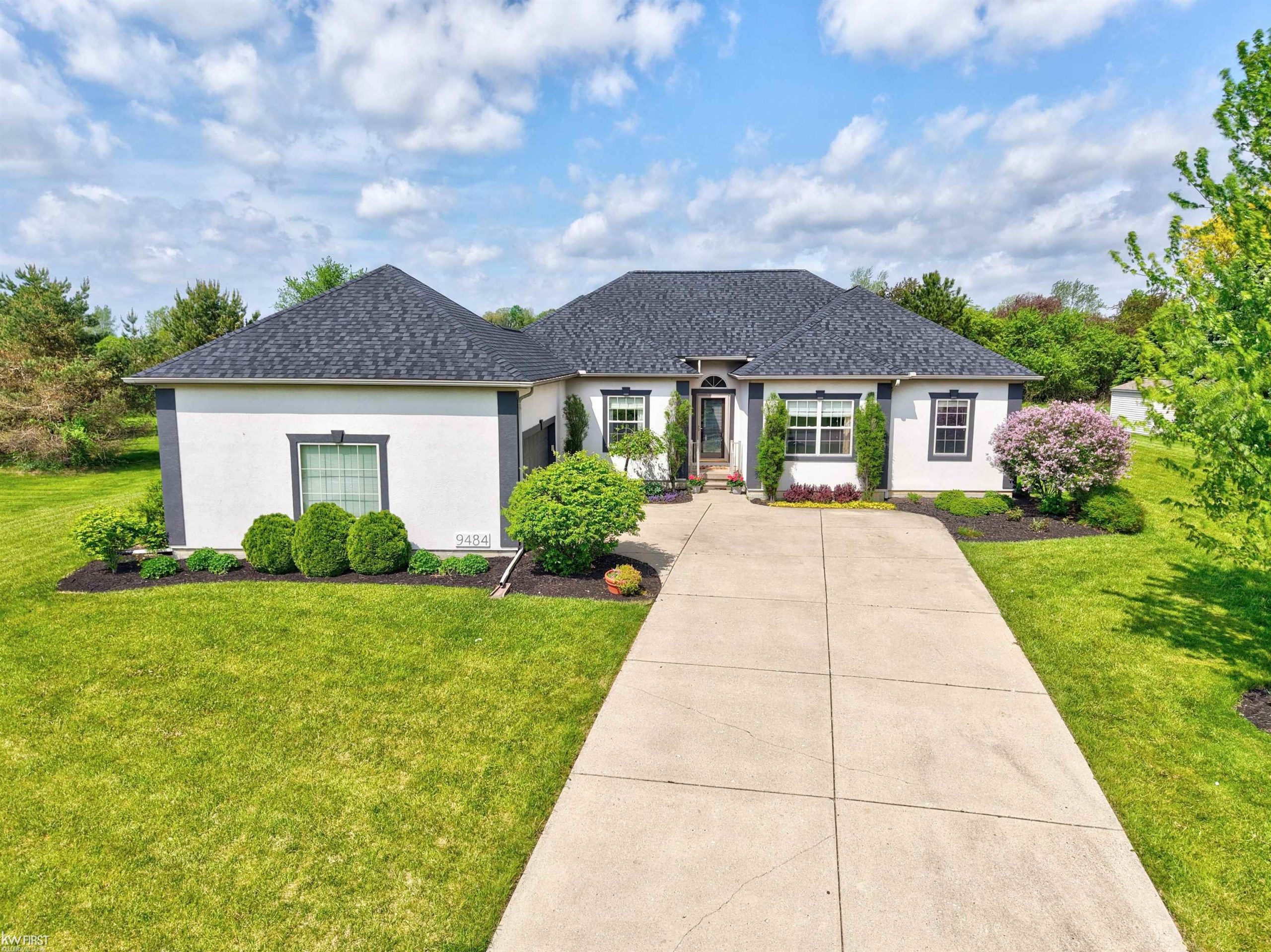 9484 Aspen View DR