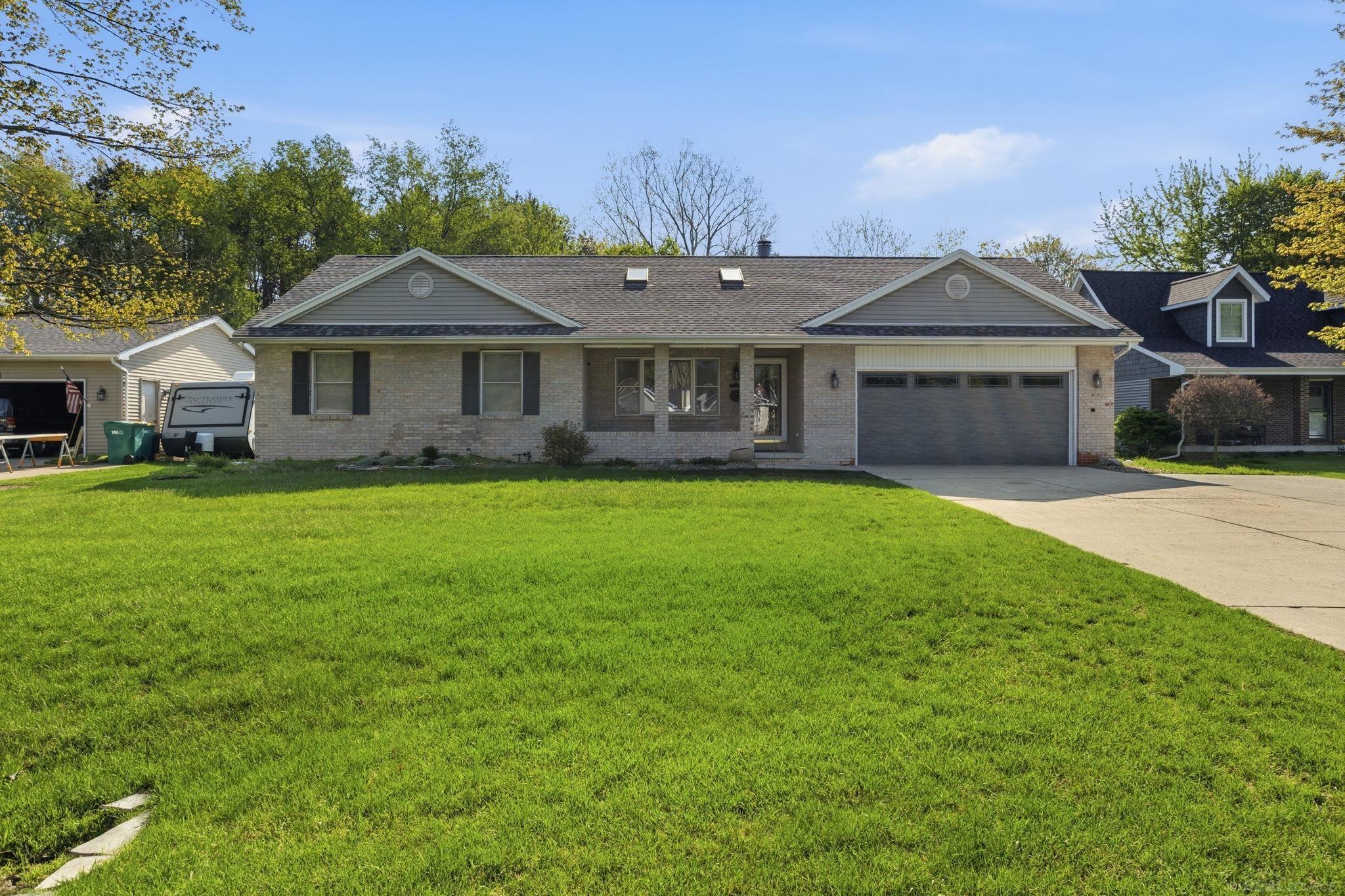 3318 Richards