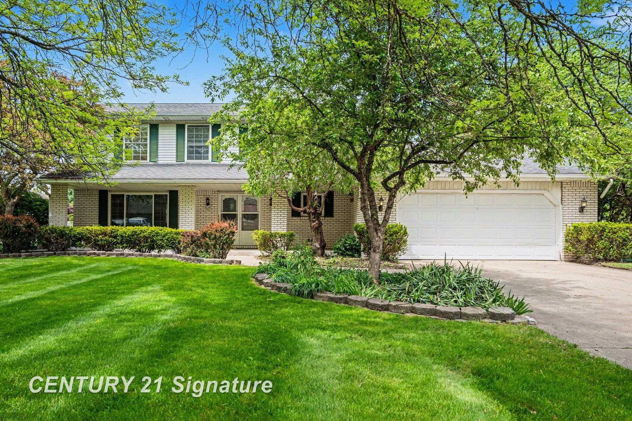 4554 Dogwood LN