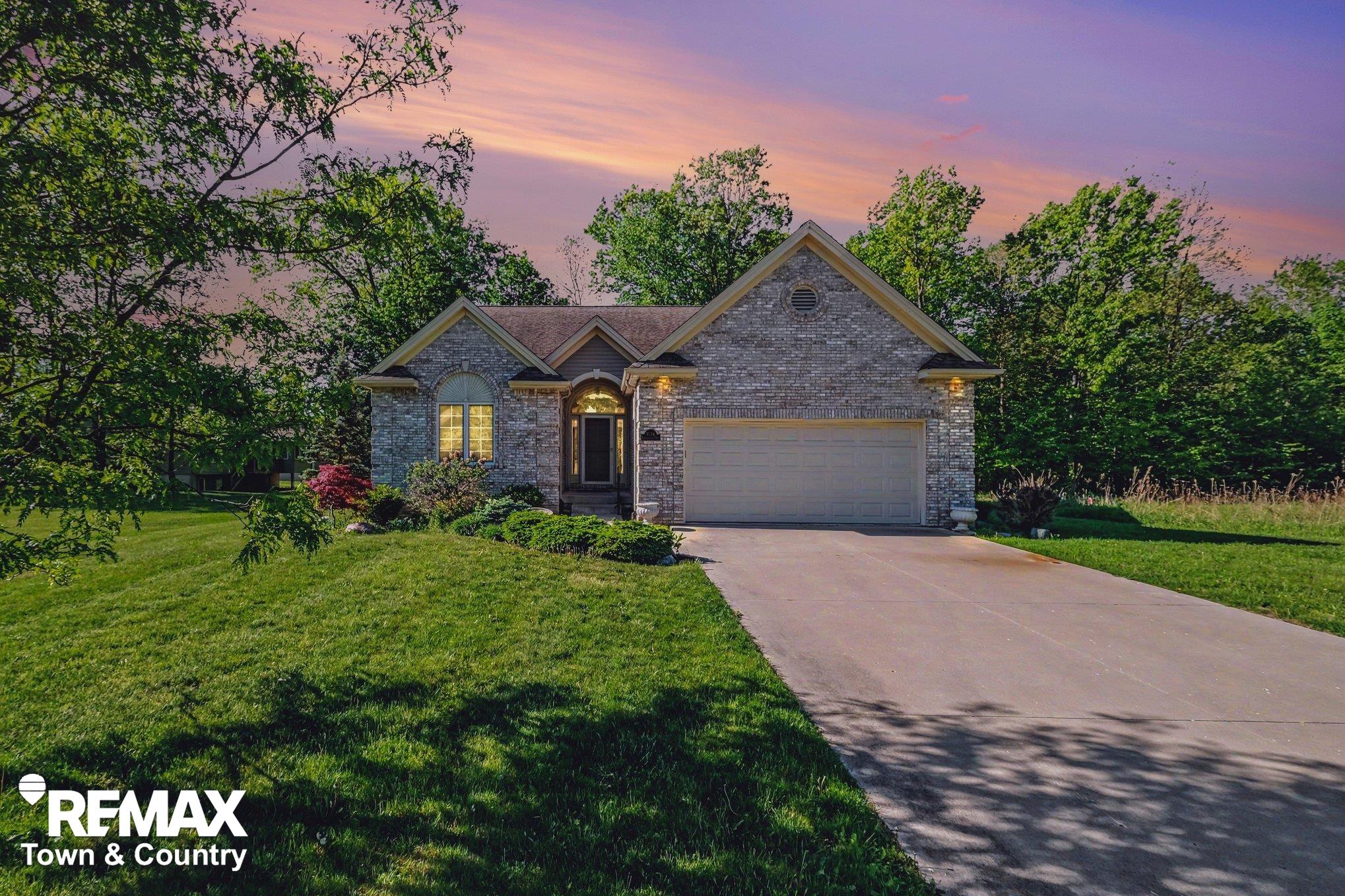 2234 Emeraldwood TRL
