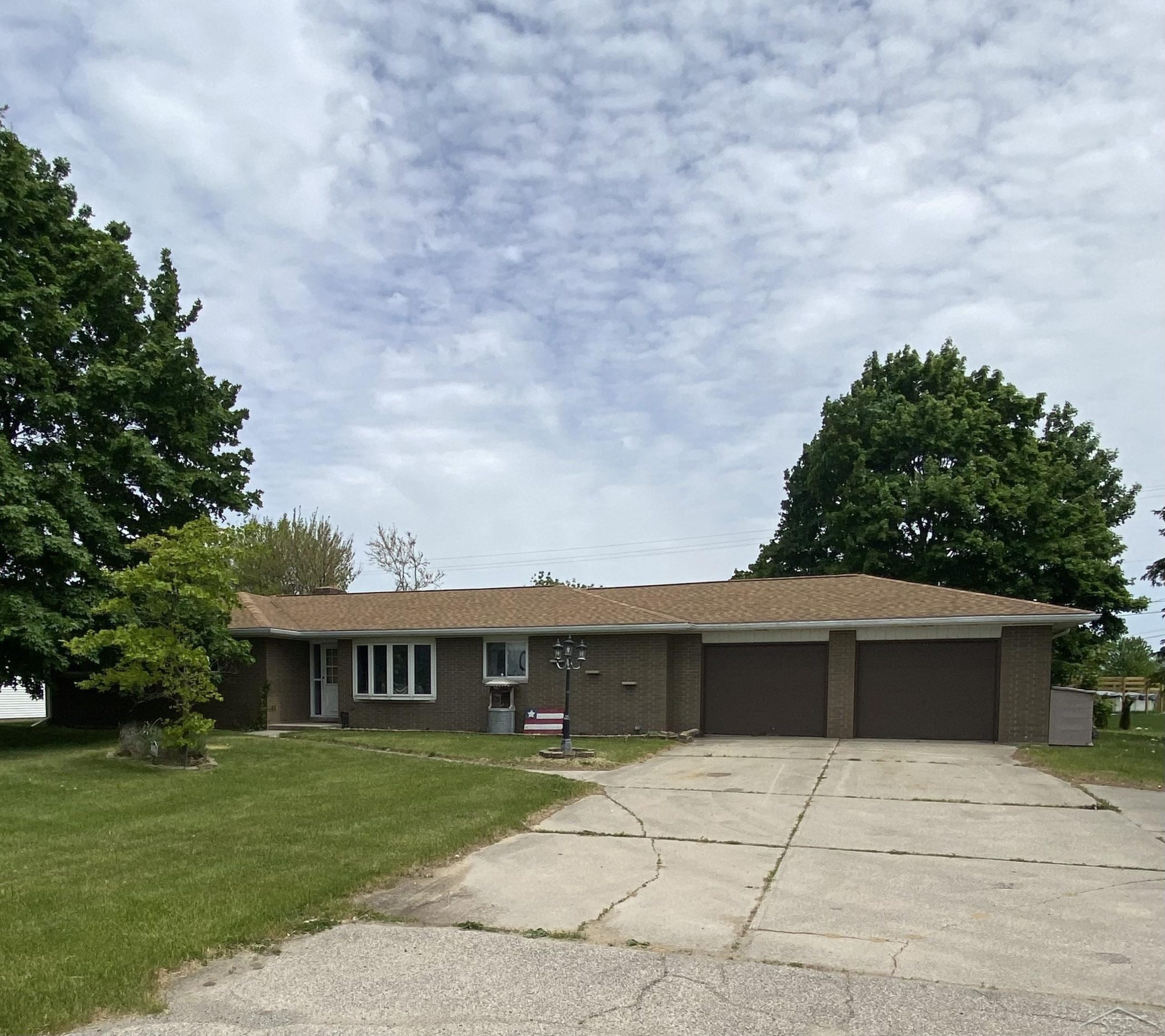 1032 N Hemlock RD