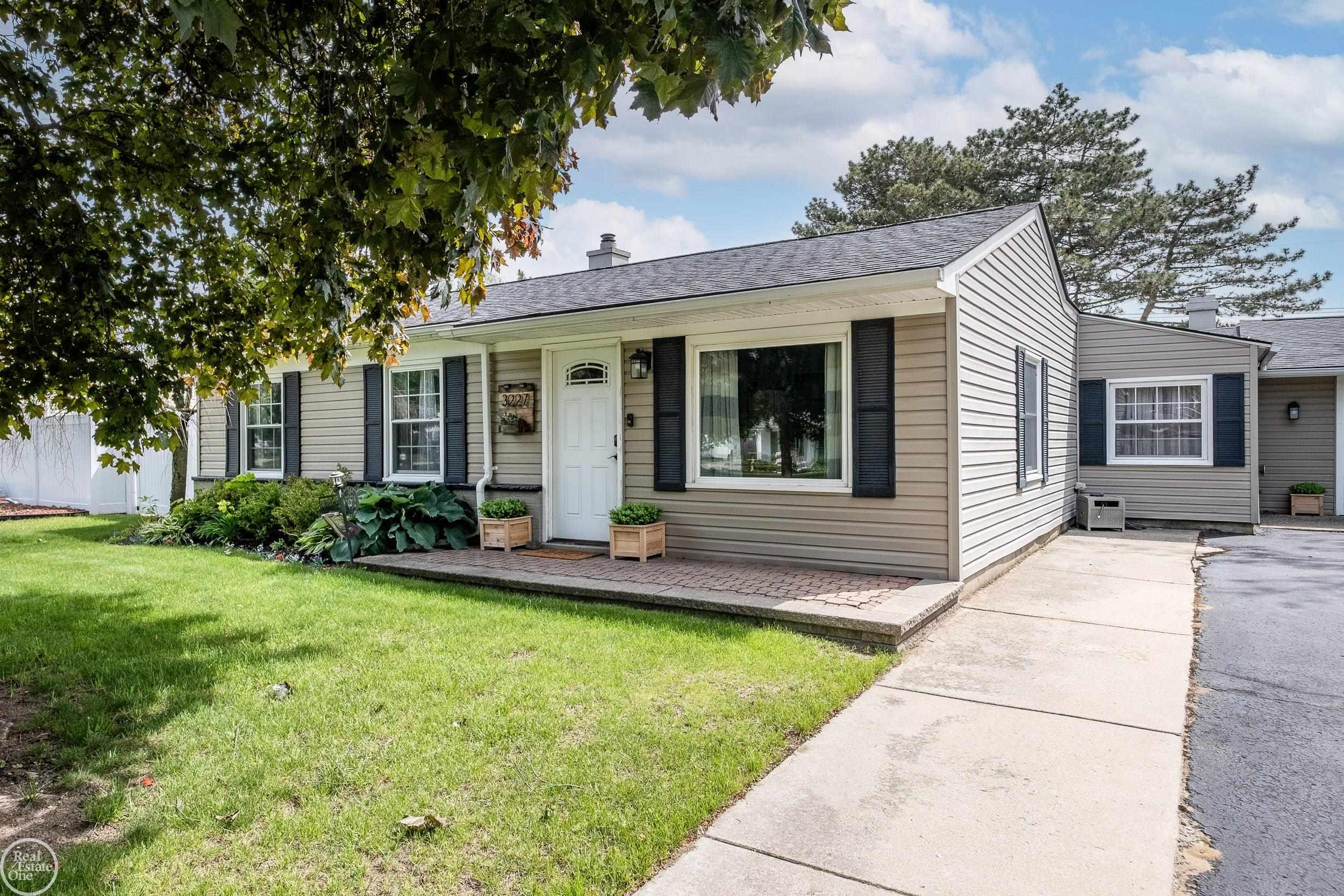 3227 Avon Manor RD