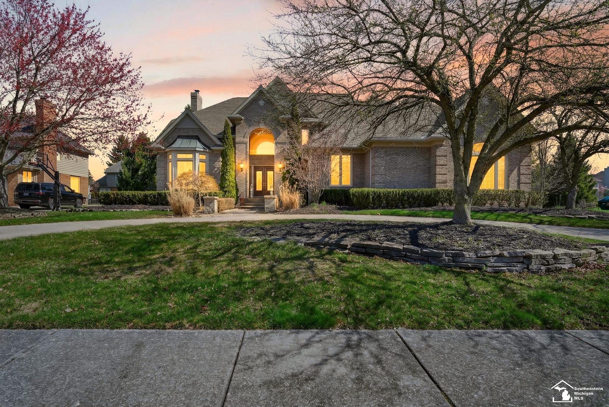 4592 Forestview DR