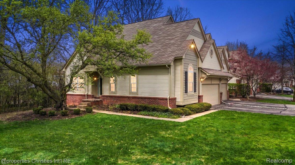 38385, Churchill, Farmington Hills, Michigan, 48331