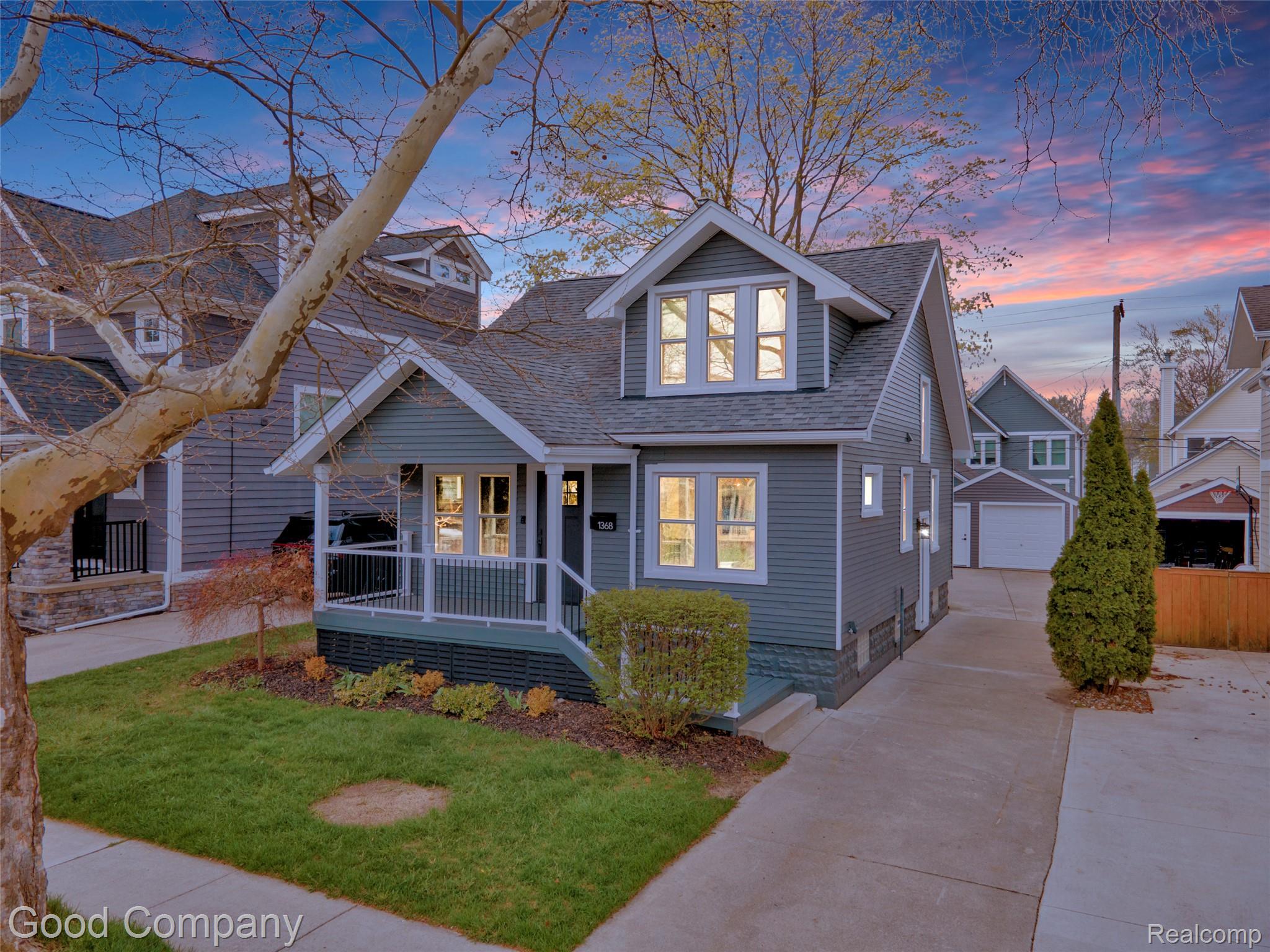 1368, Smith, Birmingham, Michigan, 48009