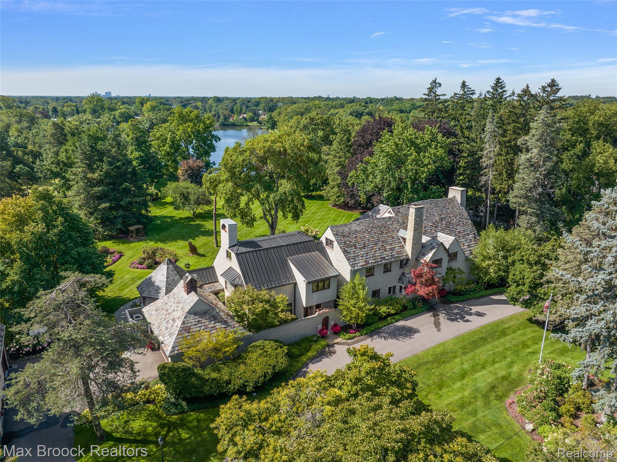 65, Lone Pine, Bloomfield Hills, Michigan, 48304