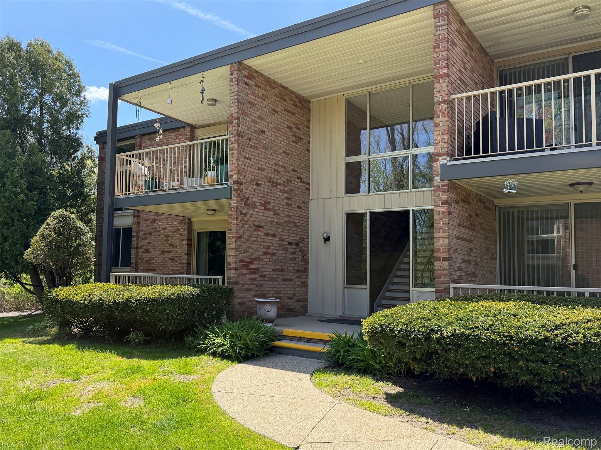 4043, Maple, #D 101, Bloomfield Hills, Michigan, 48301