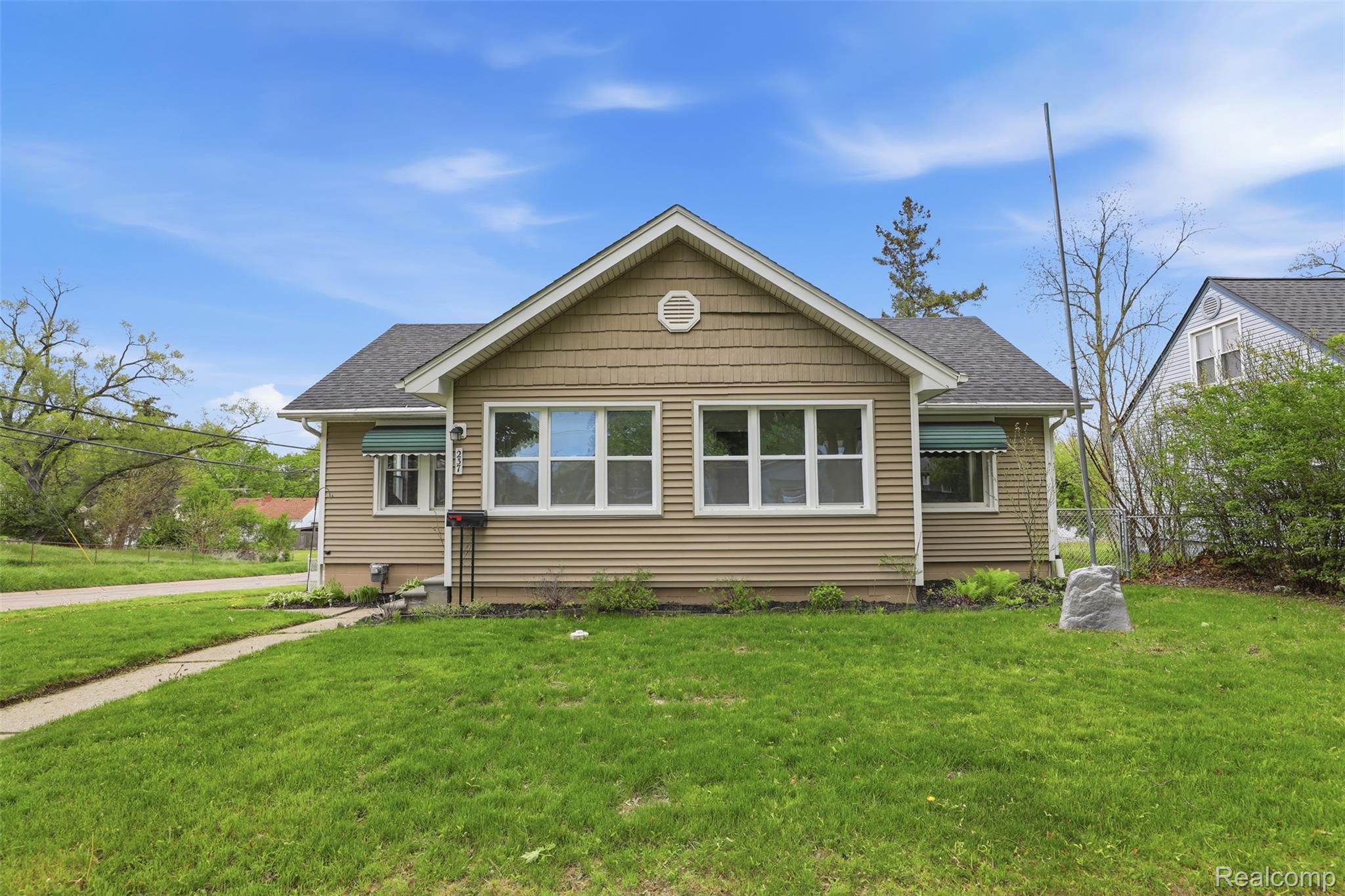 237, Chocolay, Commerce Twp, Michigan, 48017