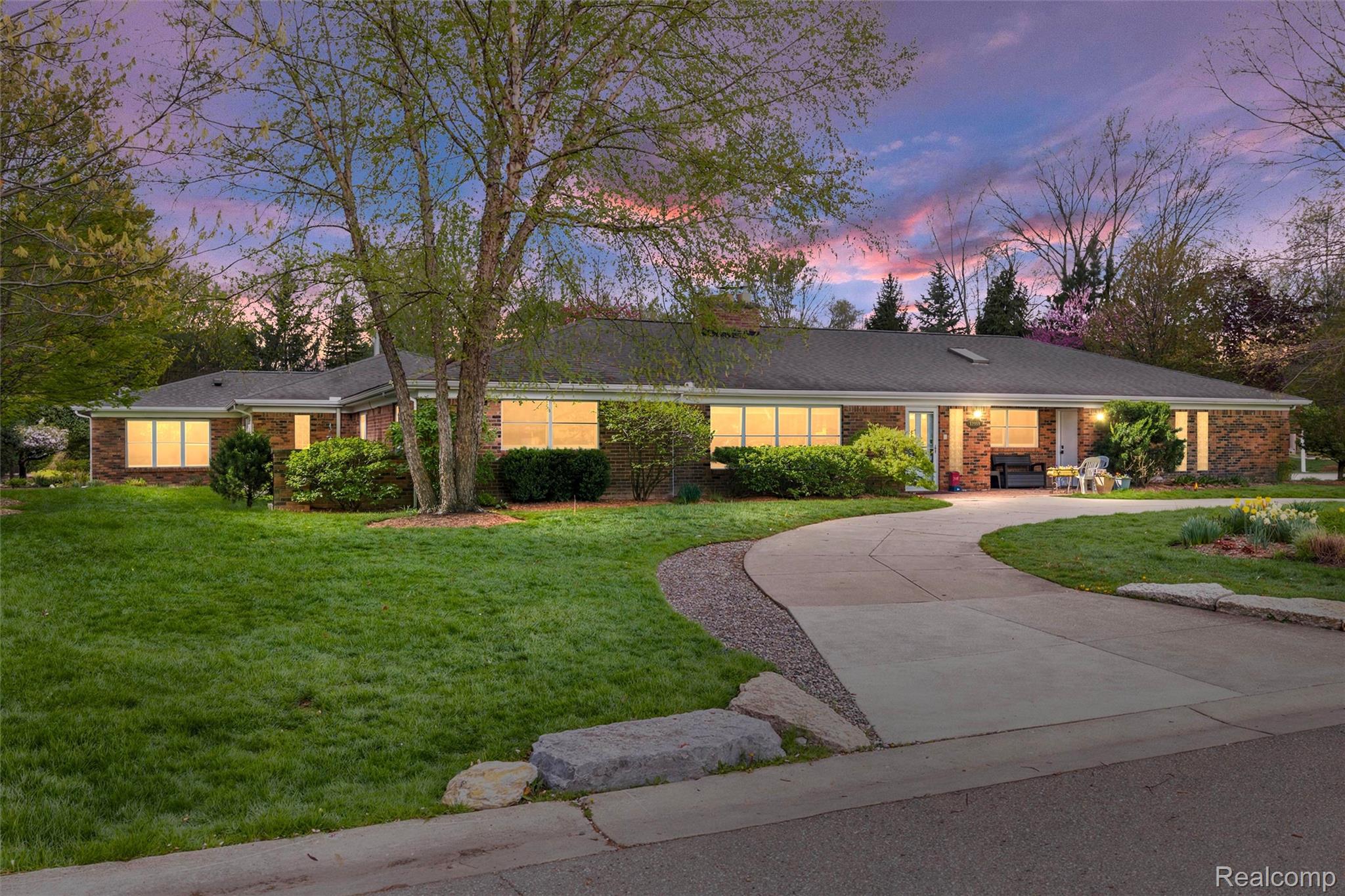 12959, Talbot, Huntington Woods, Michigan, 48070