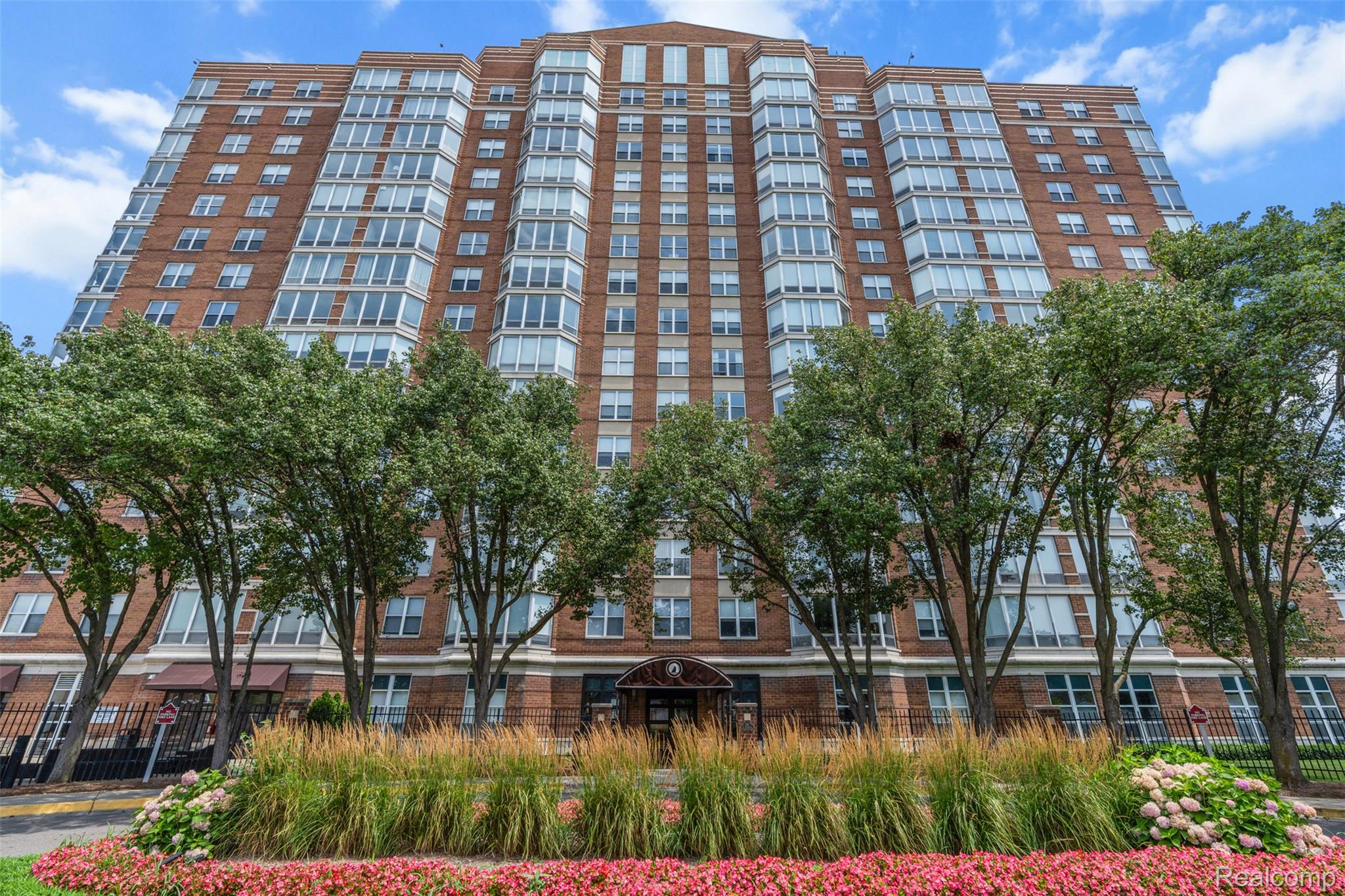 250, Harbortown, #404, Detroit, Michigan, 48207