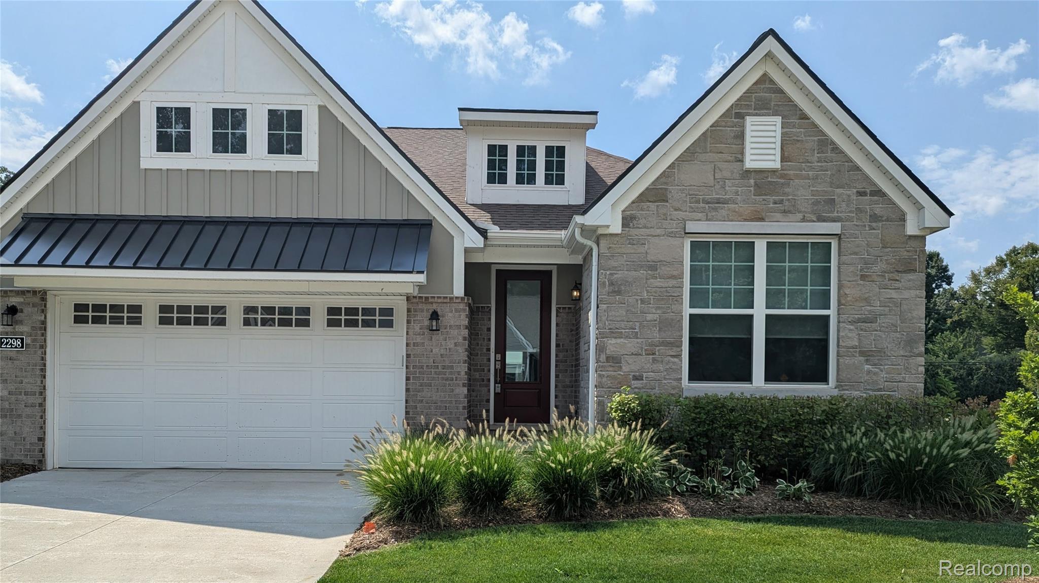 2298, Pondview, Troy, Michigan, 48085