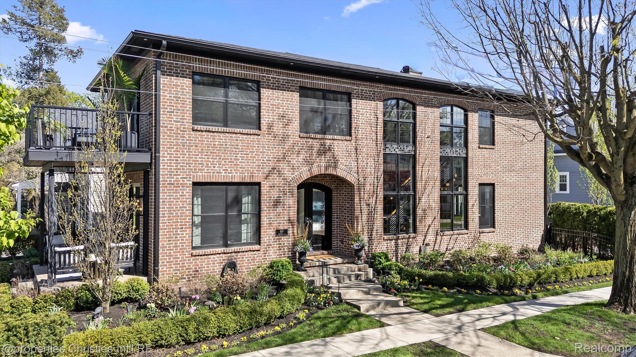 850, GREENWOOD, Birmingham, Michigan, 48009