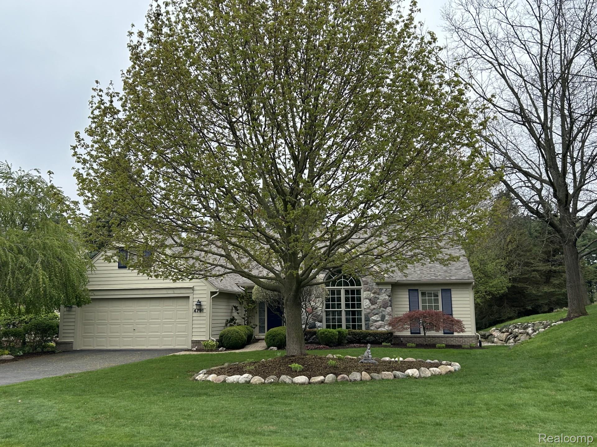 4791, Roundtree, #1, Brighton, Michigan, 48116