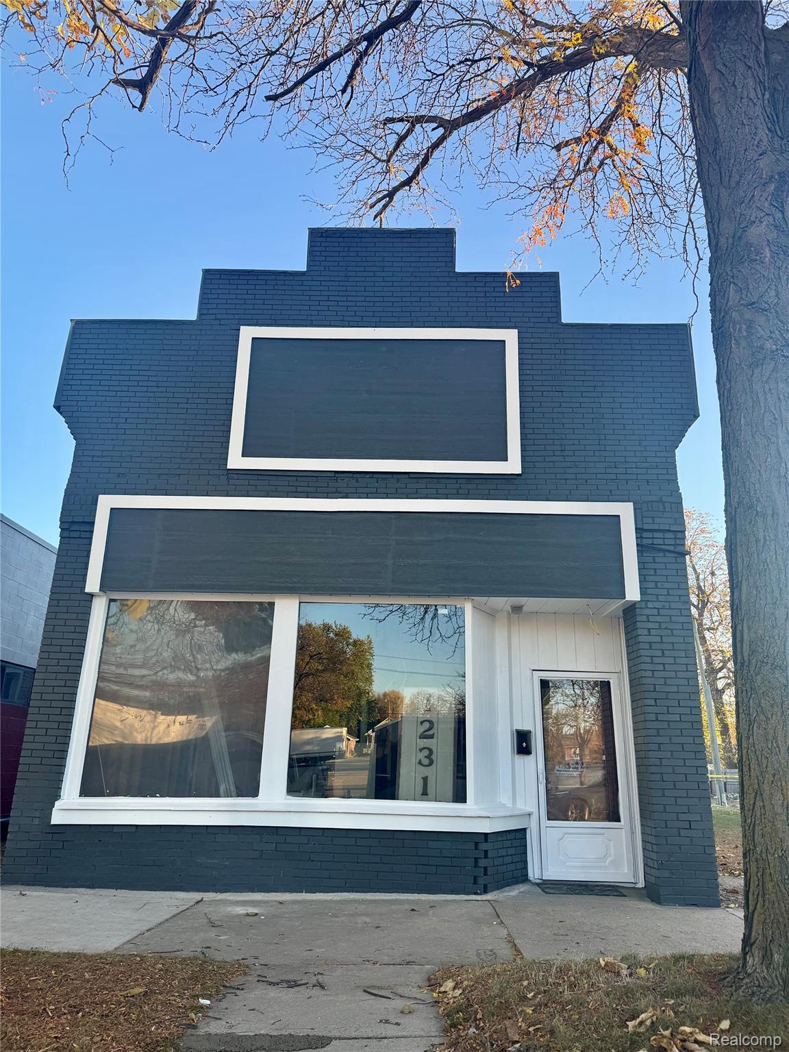 1231, EUREKA, Wyandotte, Michigan, 48192