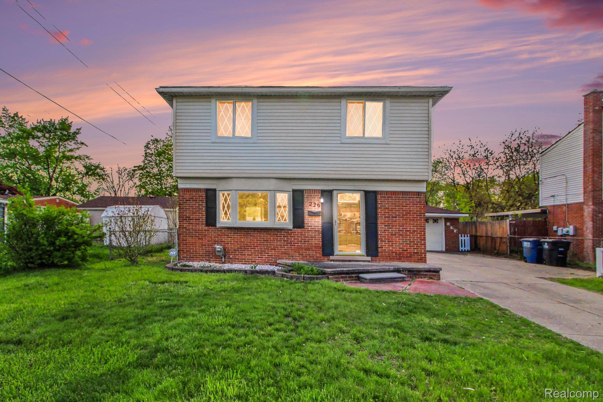 229, Hanlon, Westland, Michigan, 48185