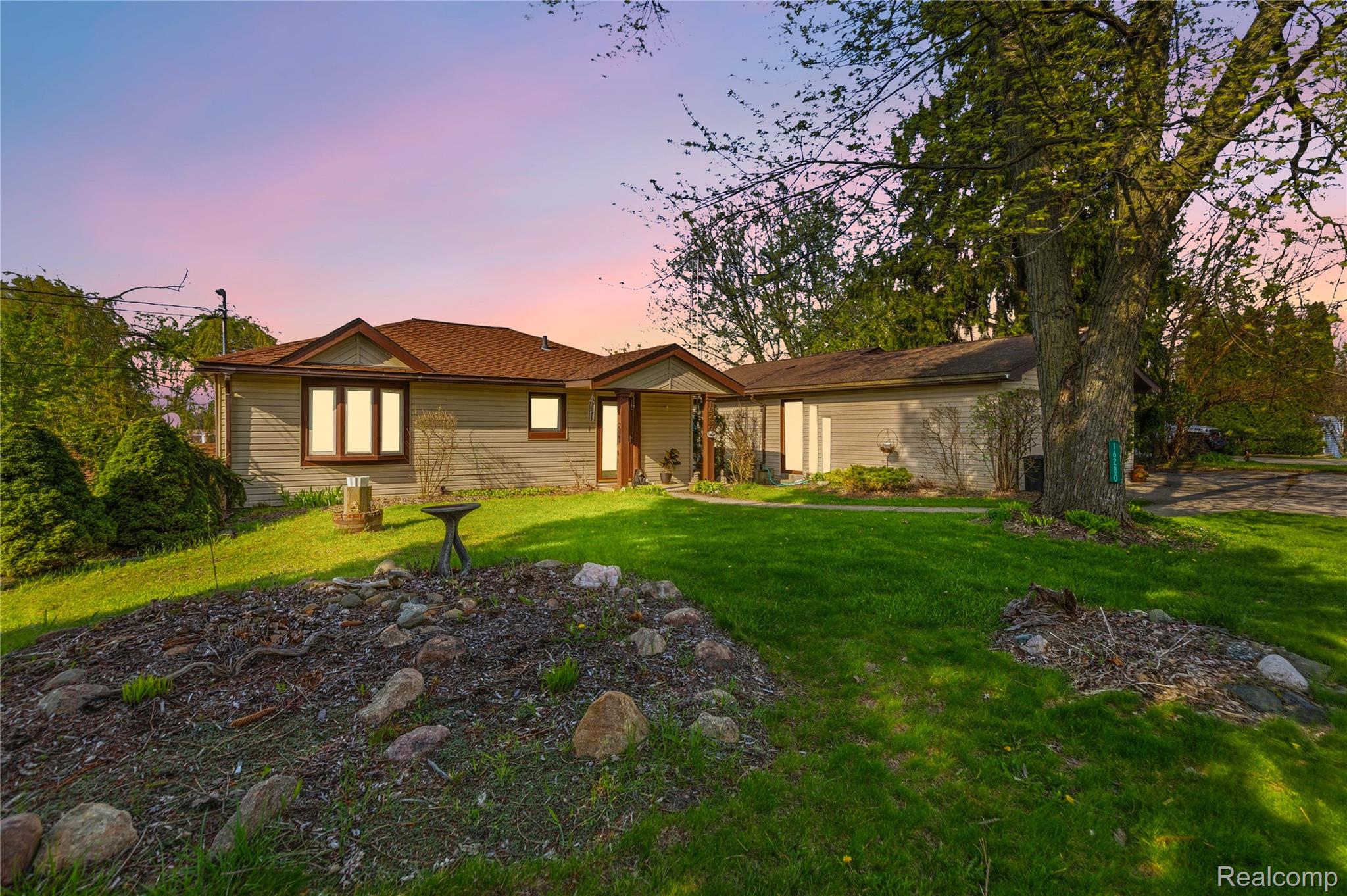 16280, Softwater Lake, Linden, Michigan, 48451