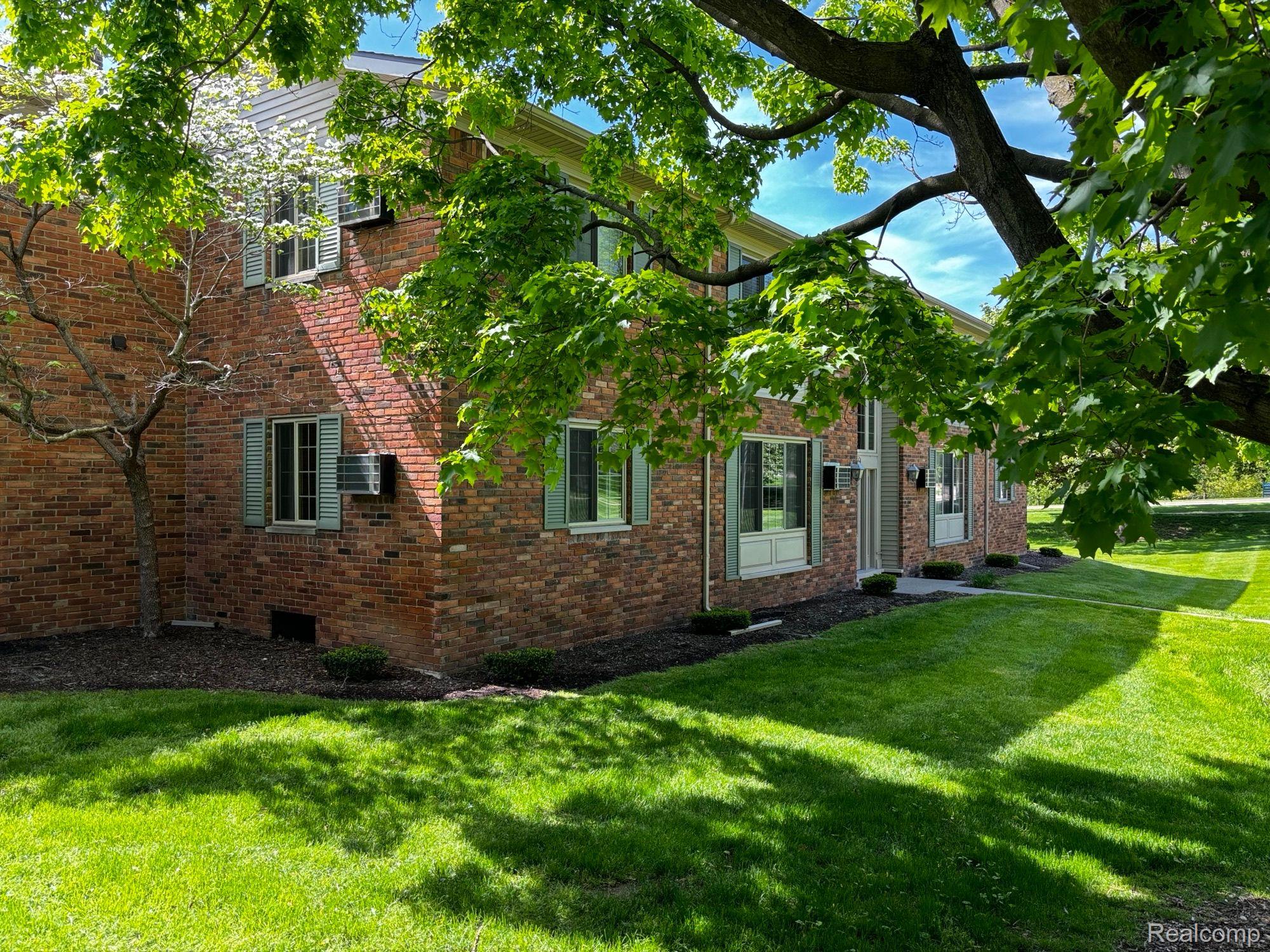 454, ROMEO, #215, Rochester, Michigan, 48307