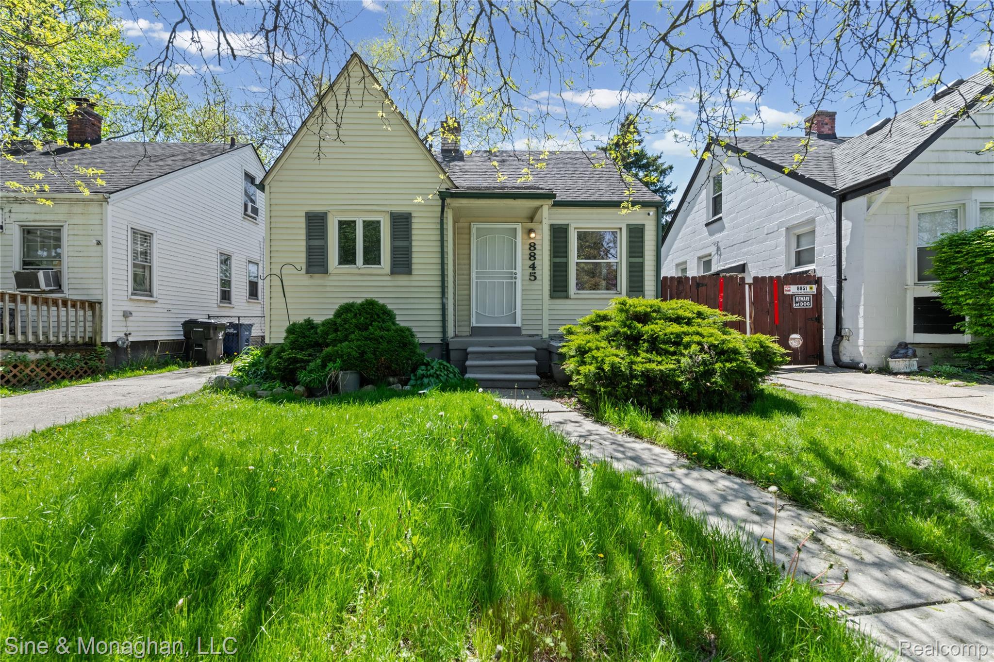 8845, Canyon, Grosse Pointe, Michigan, 48236