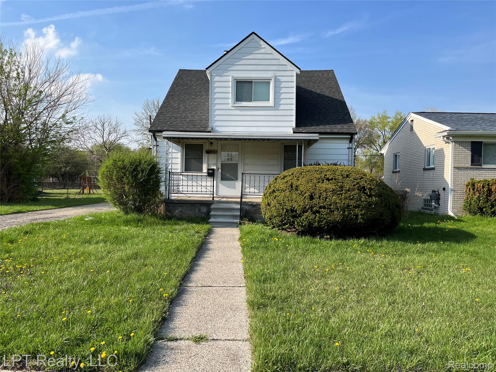 3951, Los Angeles, Warren, Michigan, 48091