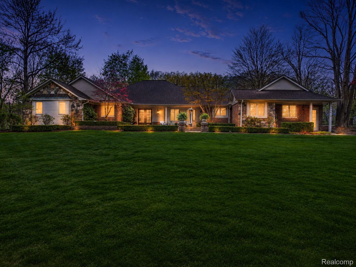 5300, Old Mill, Rochester, Michigan, 48306