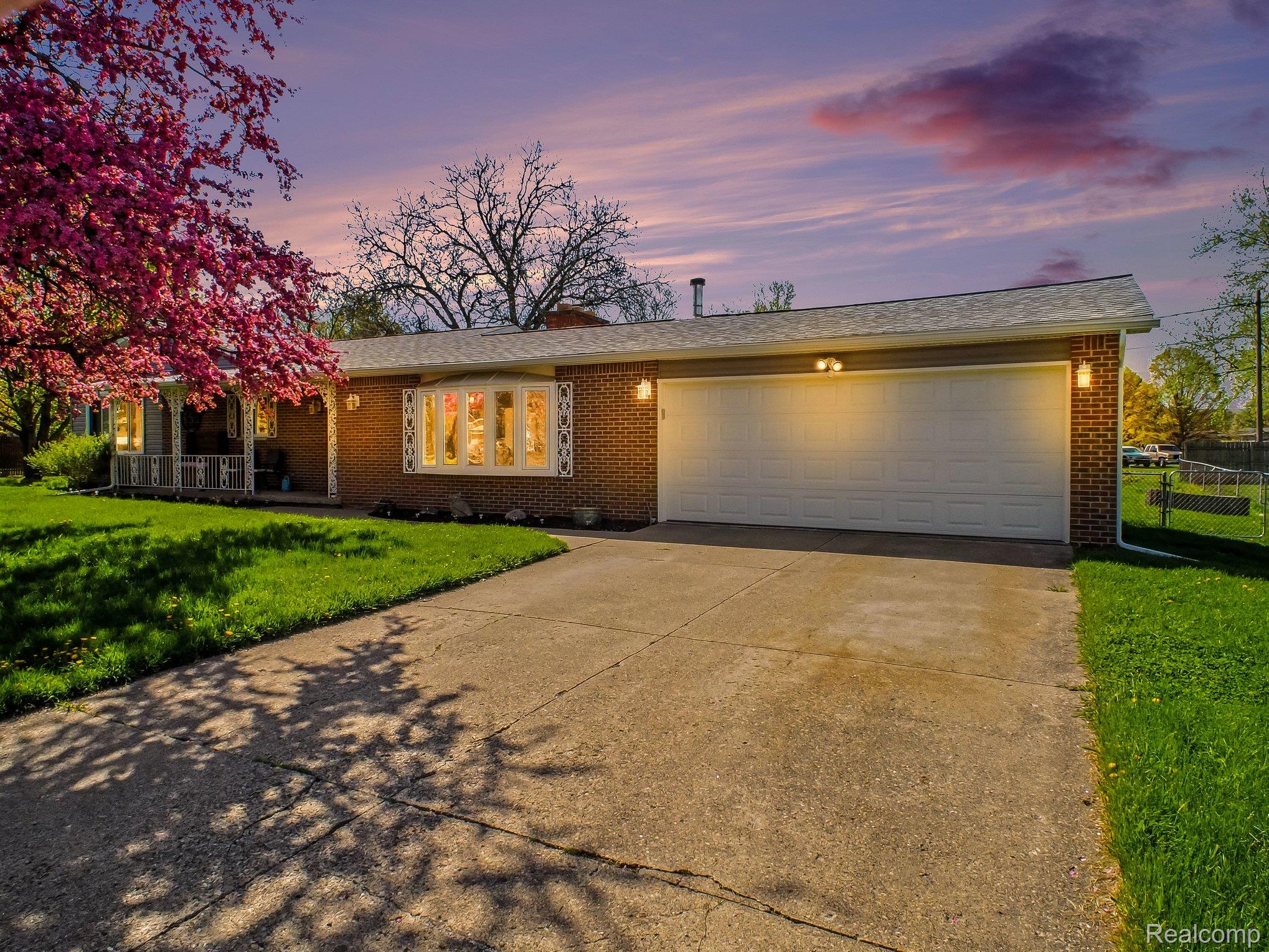 4488, Thorntree, Burton, Michigan, 48509