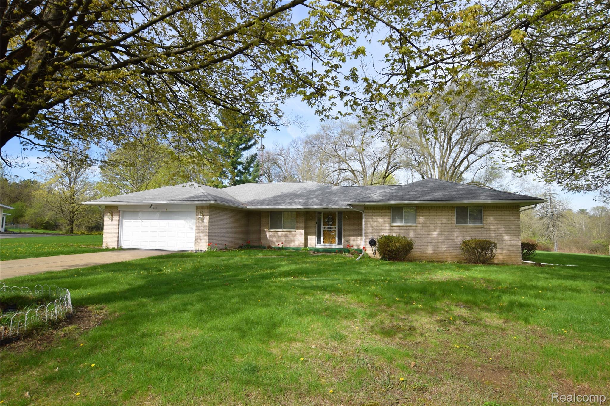 1455, Sun Terrace, Flint, Michigan, 48532