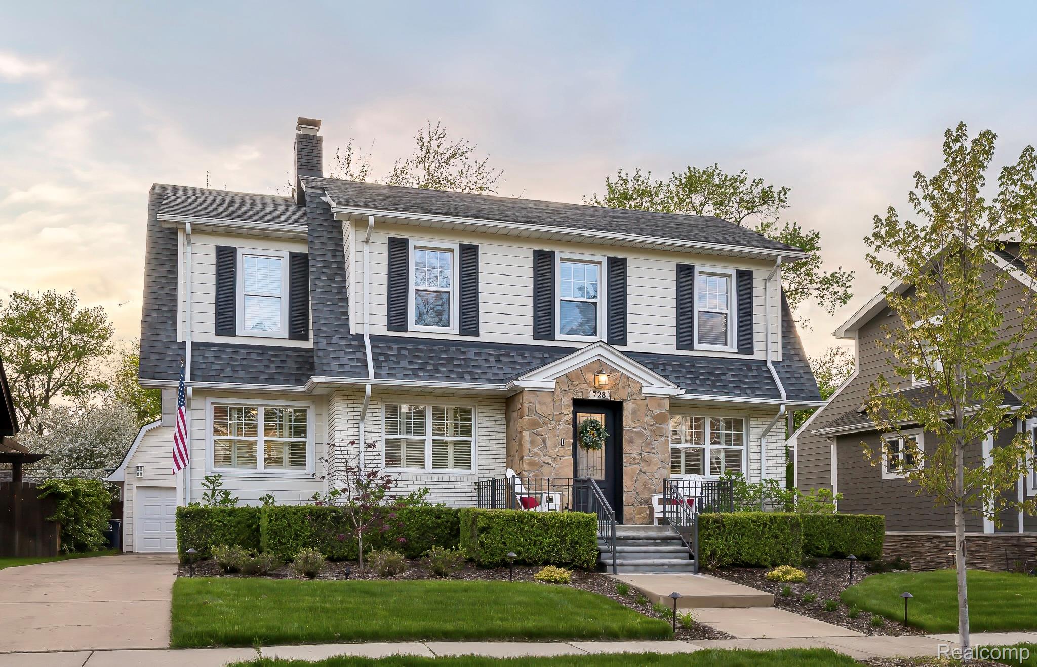 728, Pleasant, Royal Oak, Michigan, 48067