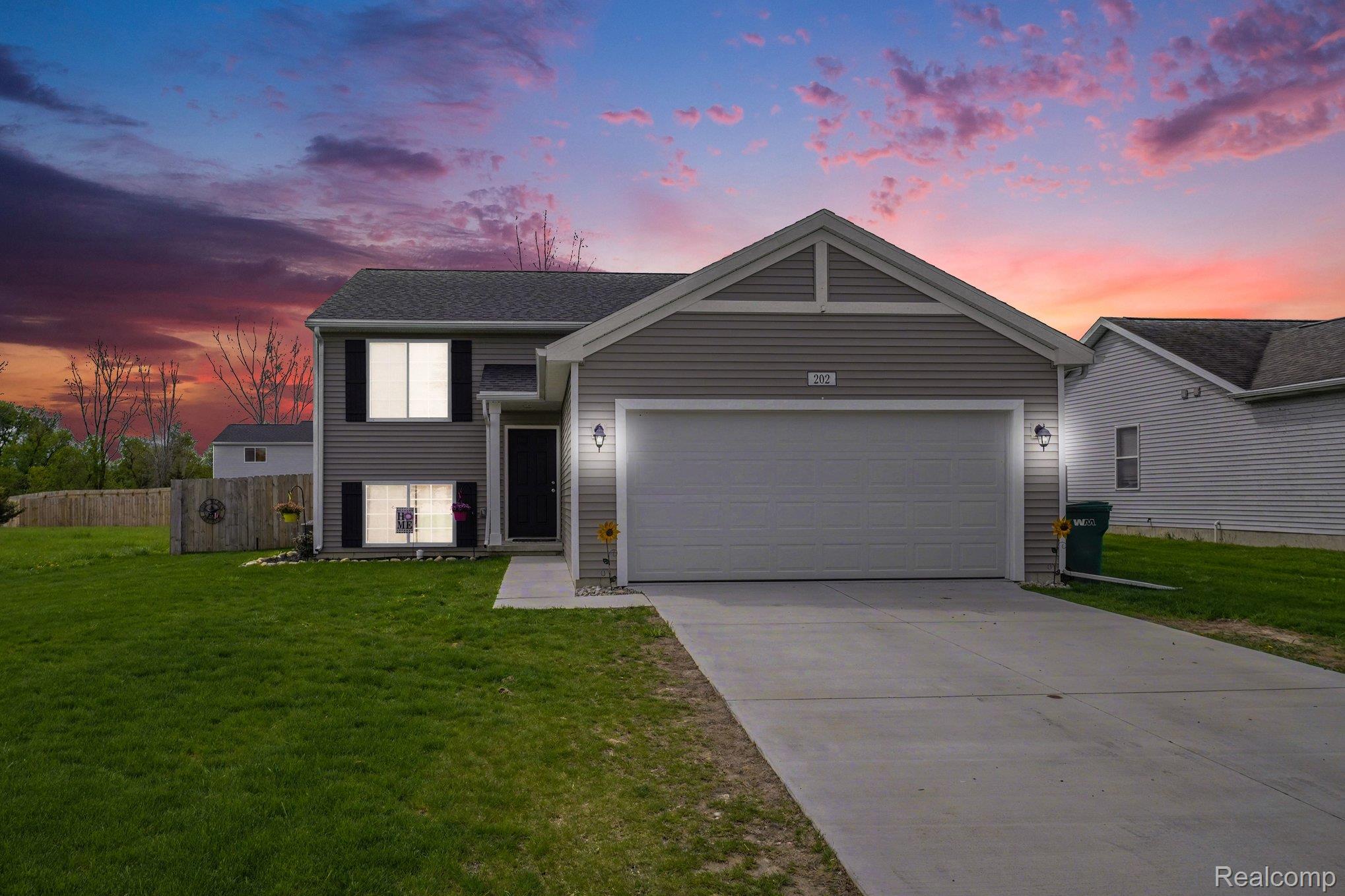 202, Creek Pointe, Durand, Michigan, 48429