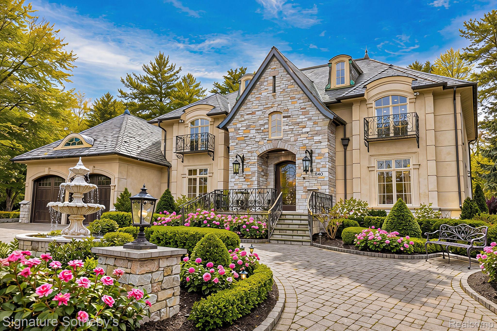 840, Lakeside, Birmingham, Michigan, 48009