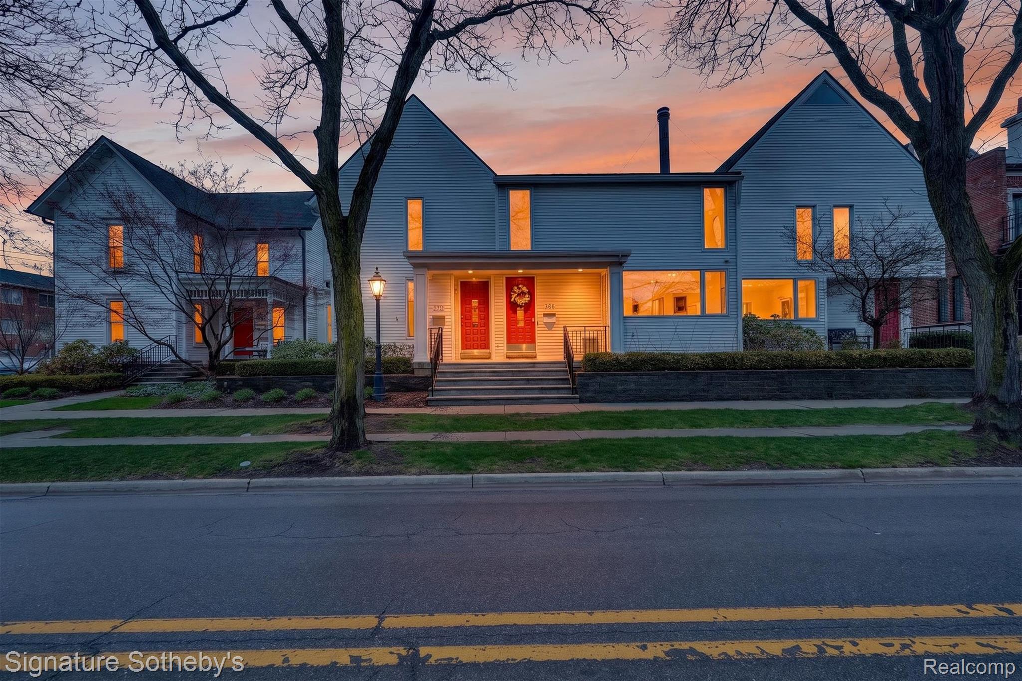 372, Brown, Birmingham, Michigan, 48009