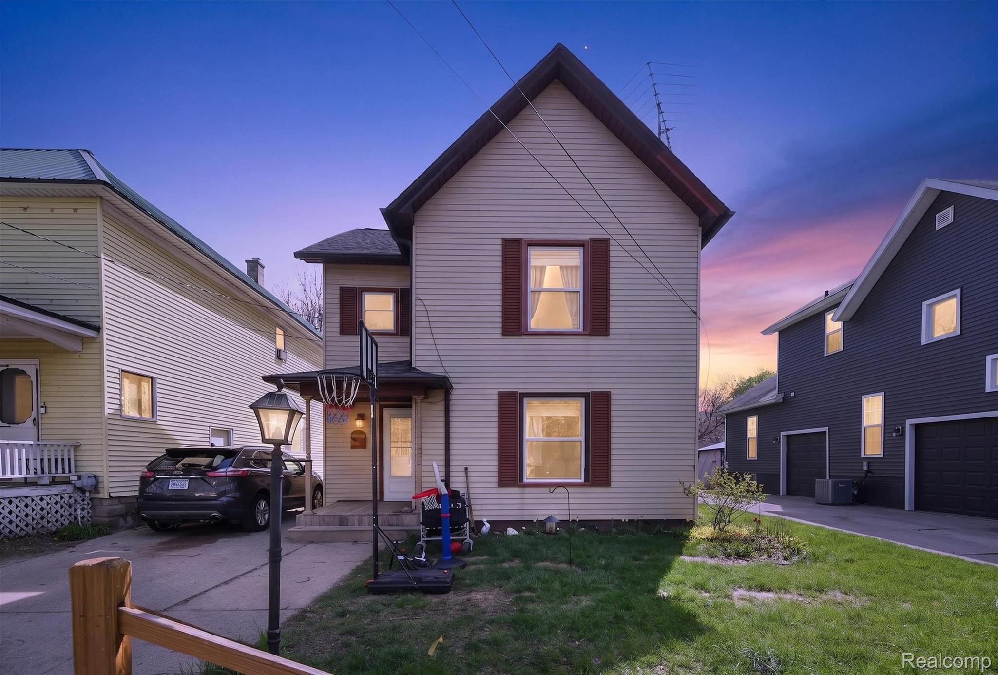 412, Hickory, Owosso, Michigan, 48867