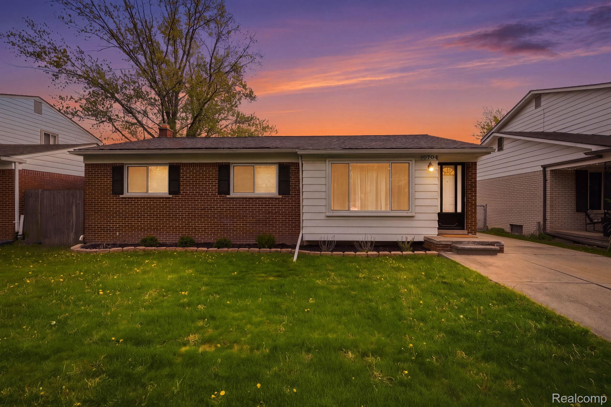 19704, Parkside, St. Clair Shores, Michigan, 48080