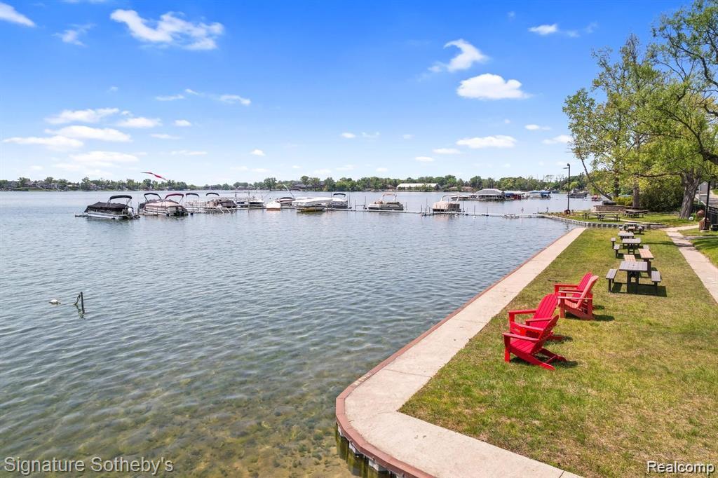 2372, Pine Lake, West Bloomfield, Michigan, 48324