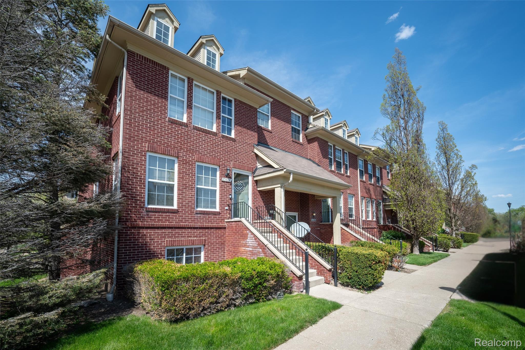 15650, Stone Crossing, Southfield, Michigan, 48075