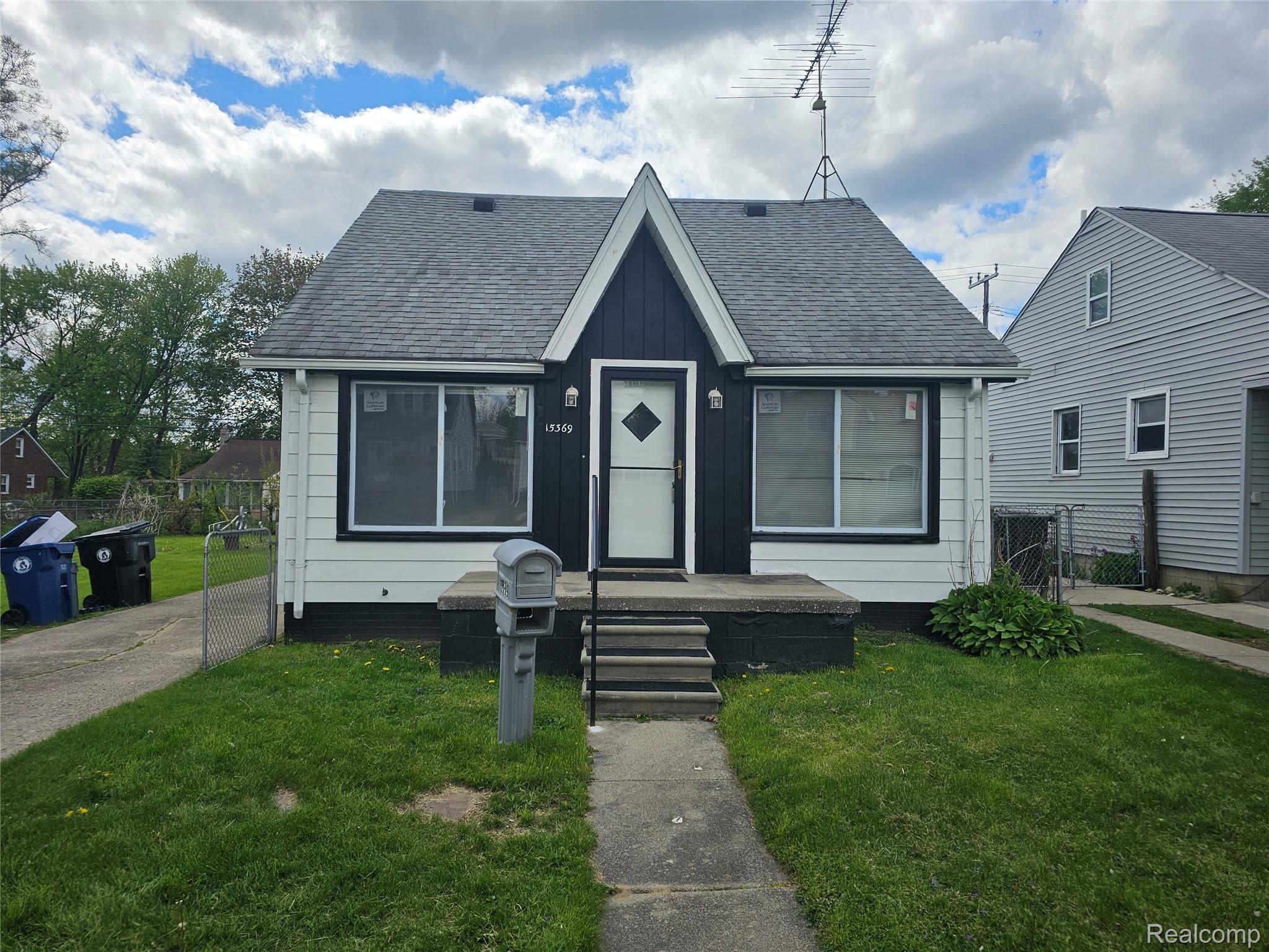 15369, Leona, Redford, Michigan, 48239