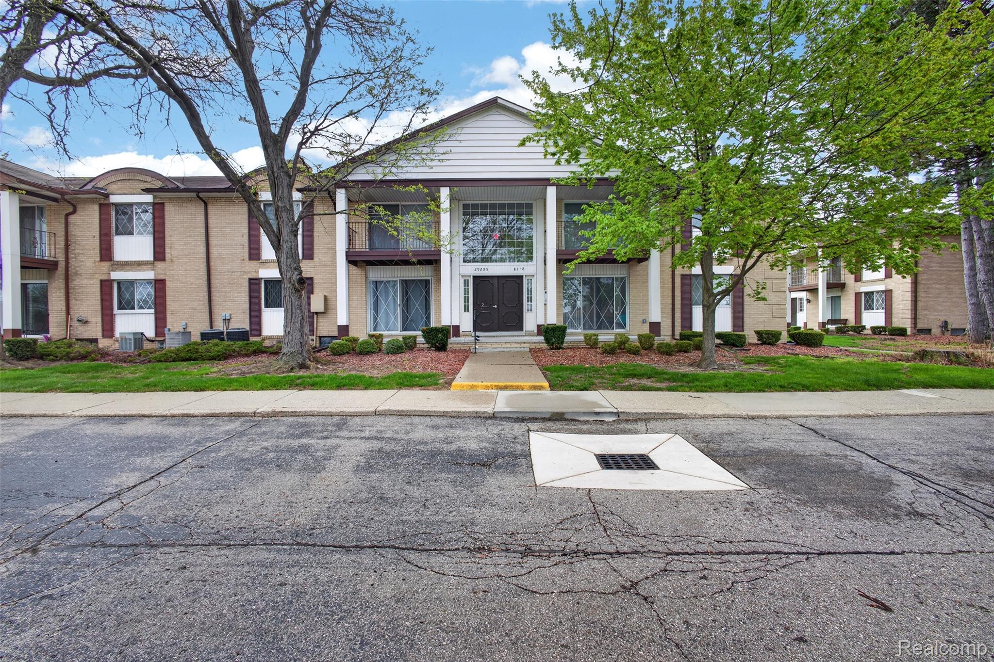 29200, Gloede, Warren, Michigan, 48088