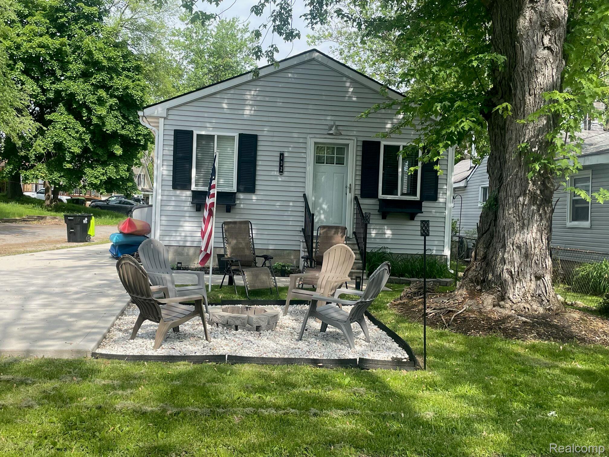 132, Maudlin, Novi, Michigan, 48377