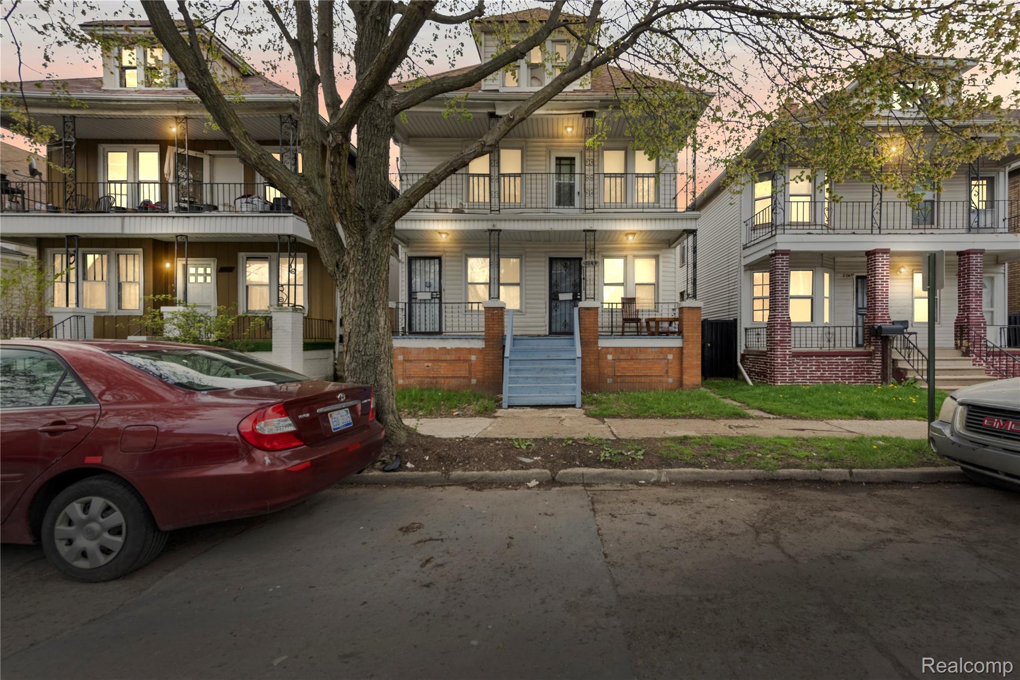 2143, Trowbridge, Hamtramck, Michigan, 48212