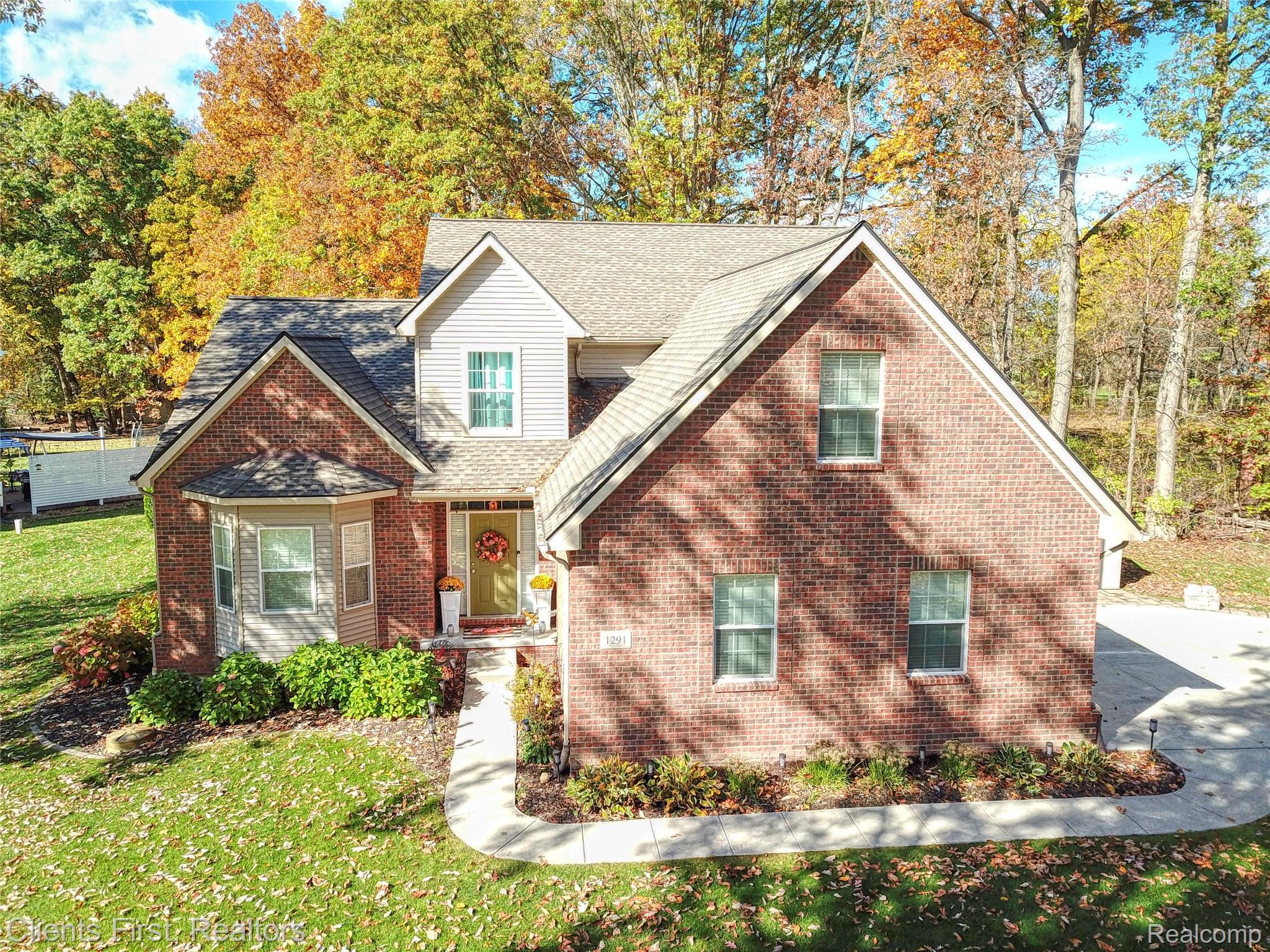 1291, Courtney, Hartland, Michigan, 48353