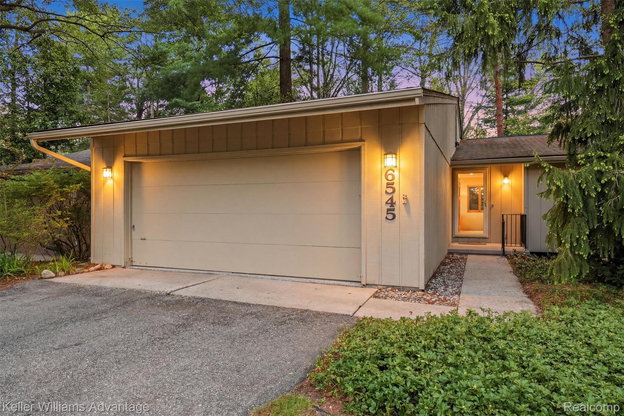 6545, Red Cedar, West Bloomfield, Michigan, 48324